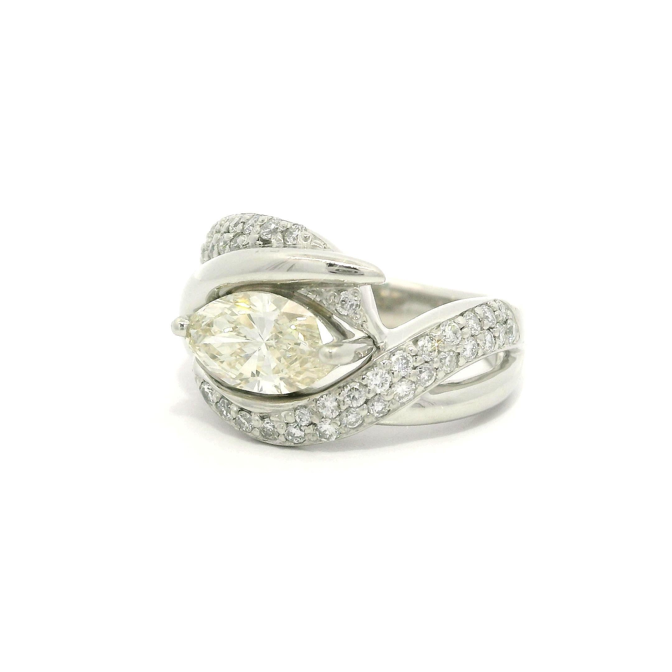 Platin 1,47ctw Marquise Solitär Diamant Pave Bypass Stil Band Ring im Angebot 3