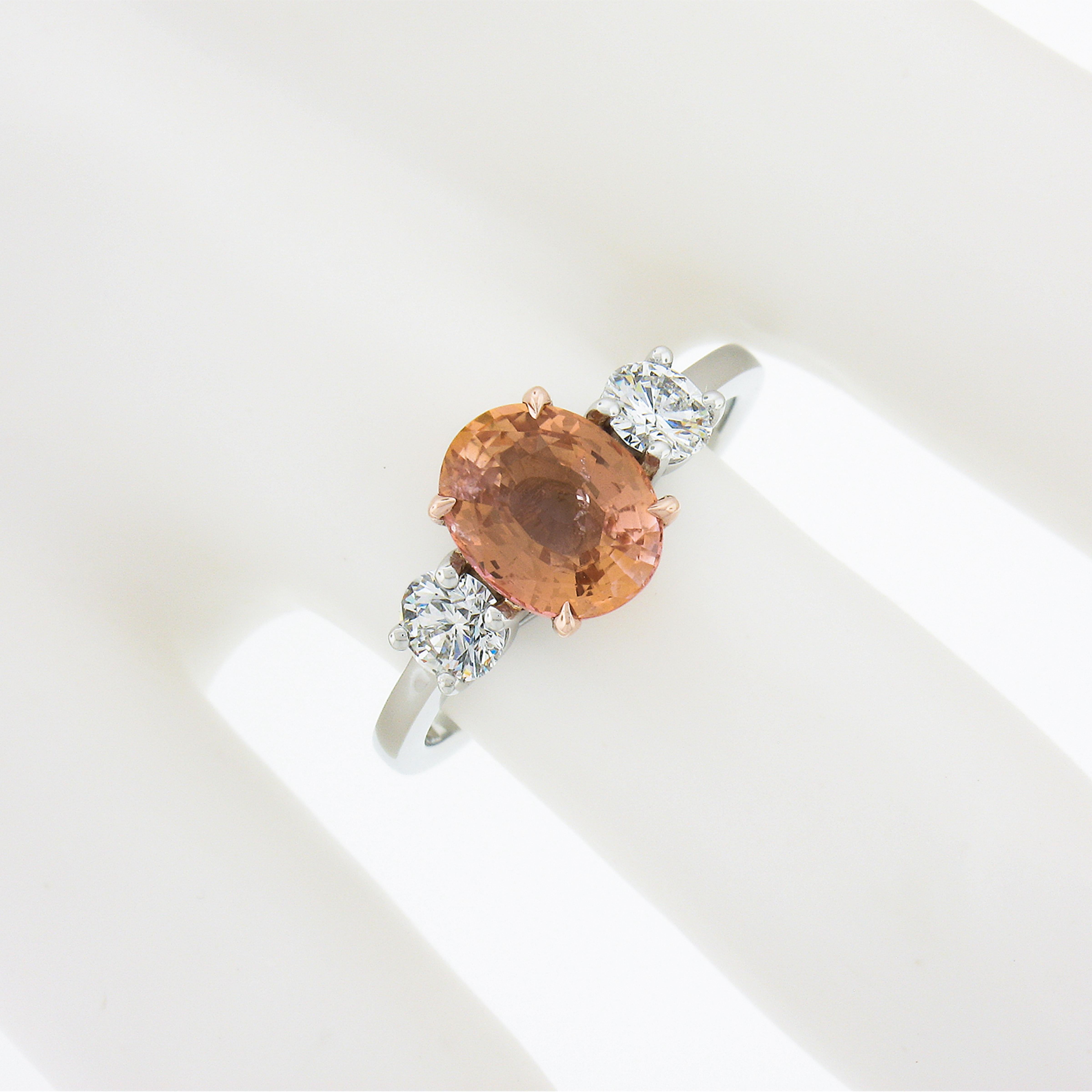 Bague de fiançailles AGL Ceylan saphir orange et diamant 3 pierres en platine et or 14 carats Pour femmes en vente