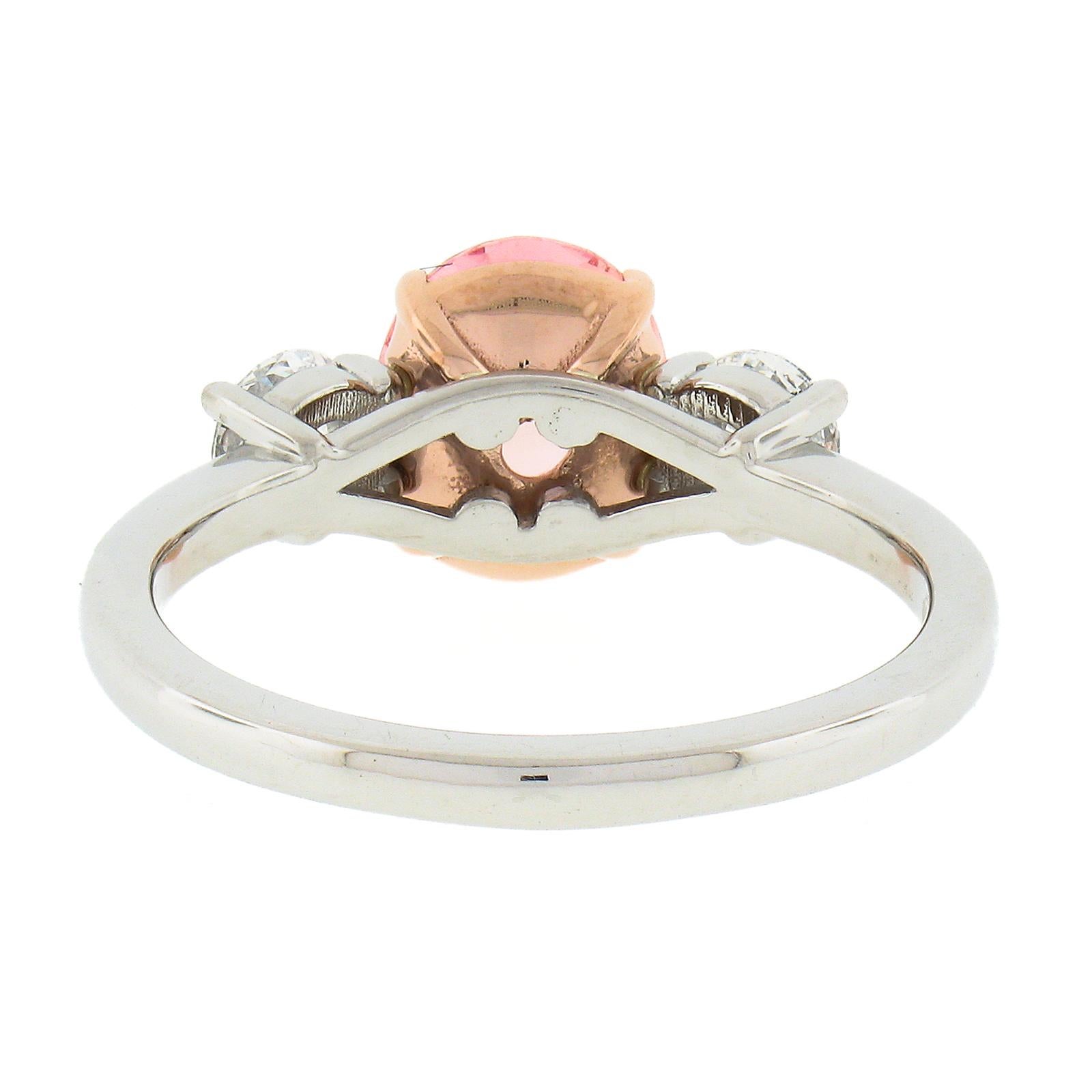 Bague de fiançailles 3 pierres en platine et or 14K GIA saphir Padparadscha et diamant en vente 2
