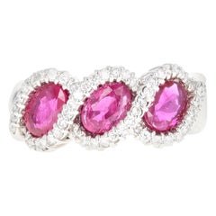 Bracelet en platine avec rubis taille ovale de 1,50 carat et diamants