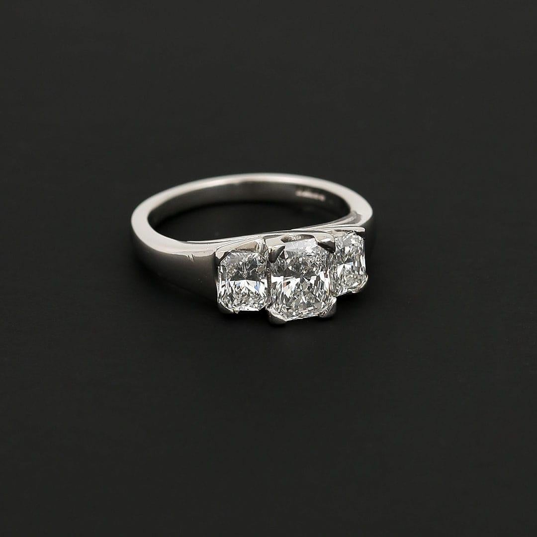 Platinum 1.50ct IGI Certified E Color Three Stone Diamond Ring For Sale 5
