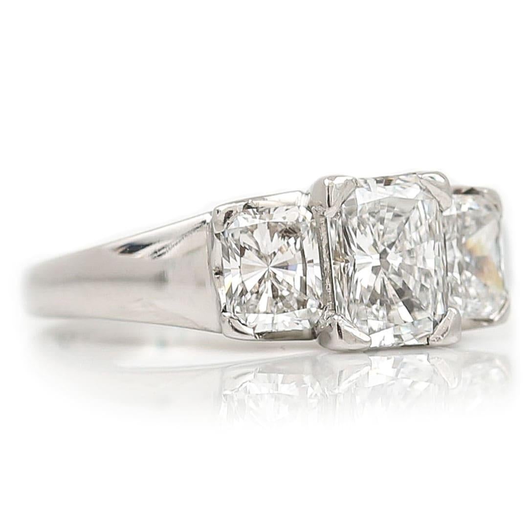 Platinum 1.50ct IGI Certified E Color Three Stone Diamond Ring In Good Condition For Sale In Lancashire, Oldham
