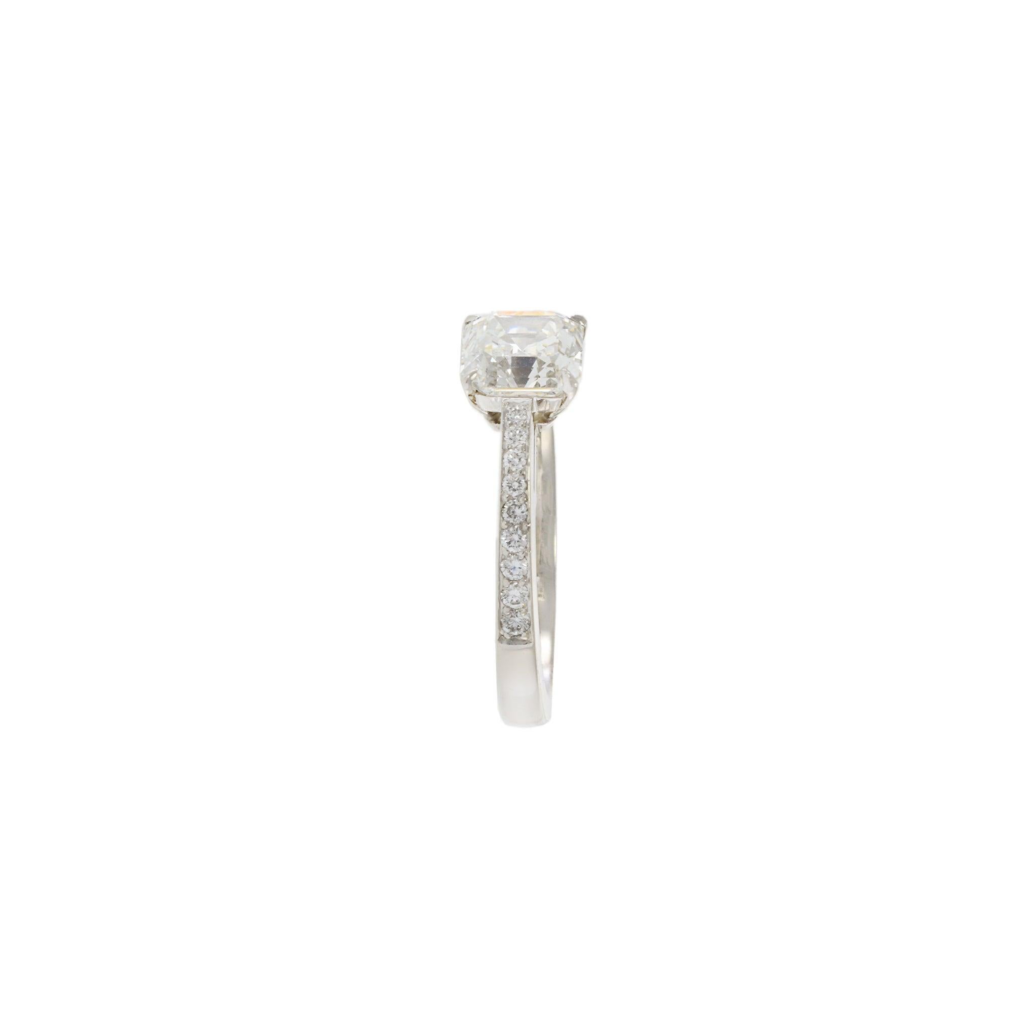 Bague de fiançailles en platine 1.52CT Asscher Cut Diamond avec accents de diamants ronds Neuf - En vente à New York, NY