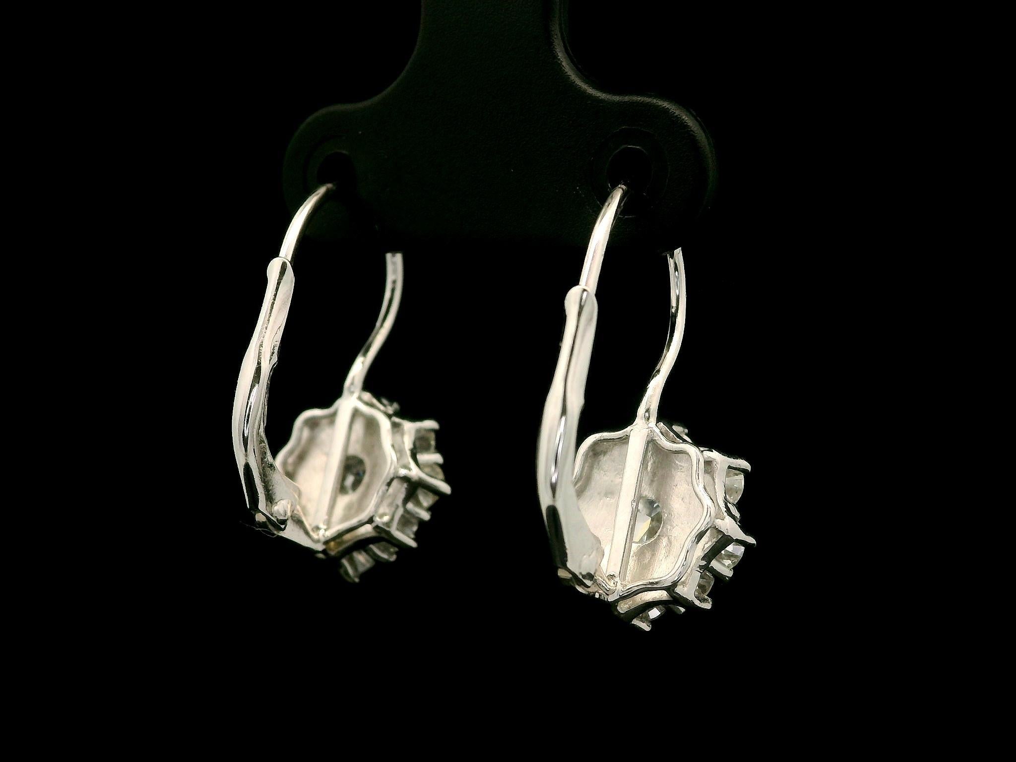 Platin 1,52ctw Fiery Diamond Cluster Tropfen Ohrring w / Weißgold Hebel Backings im Zustand „Hervorragend“ im Angebot in Montclair, NJ