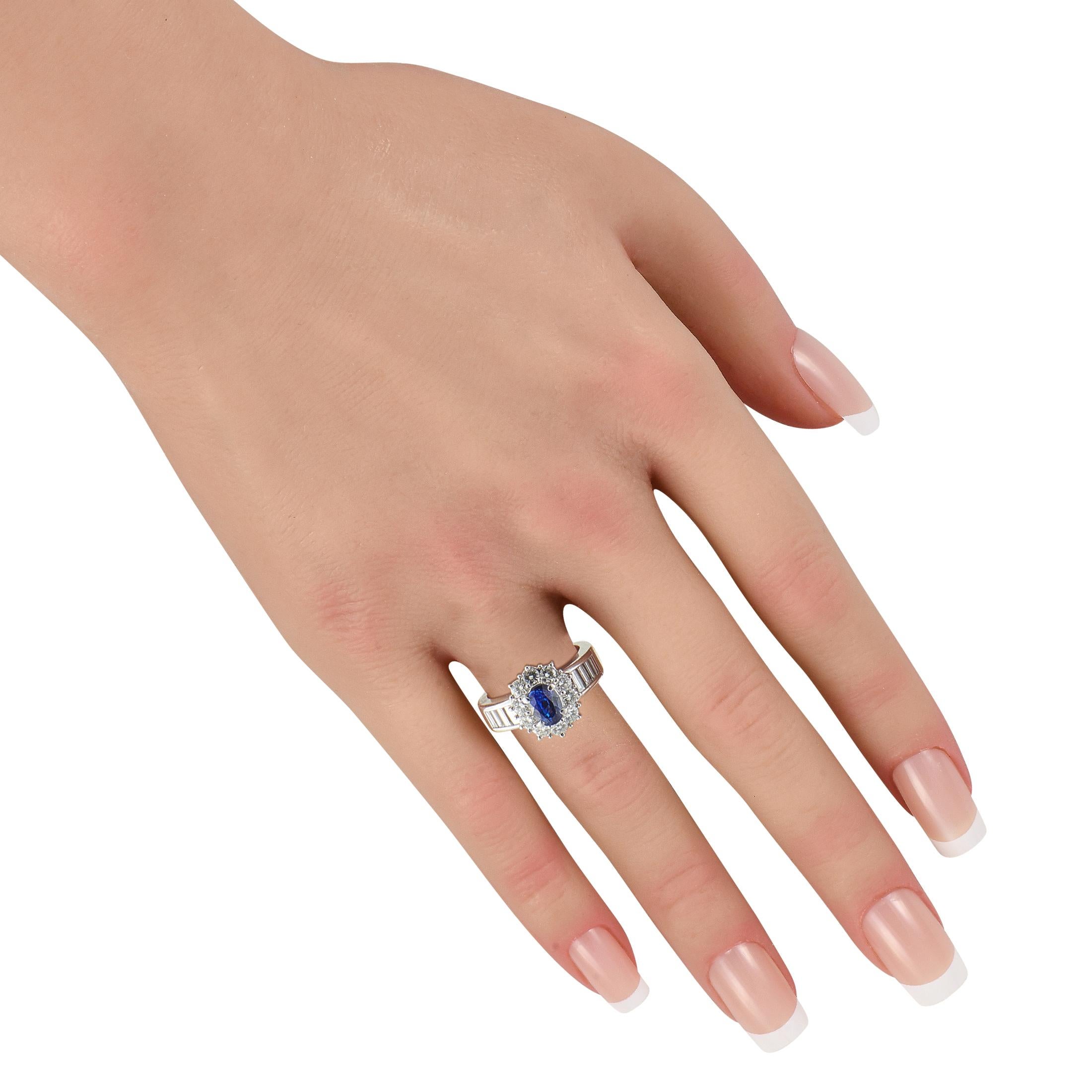 Taille mixte Platinum 1.53ct Diamond and Sapphire Ring MF03-110525 en vente