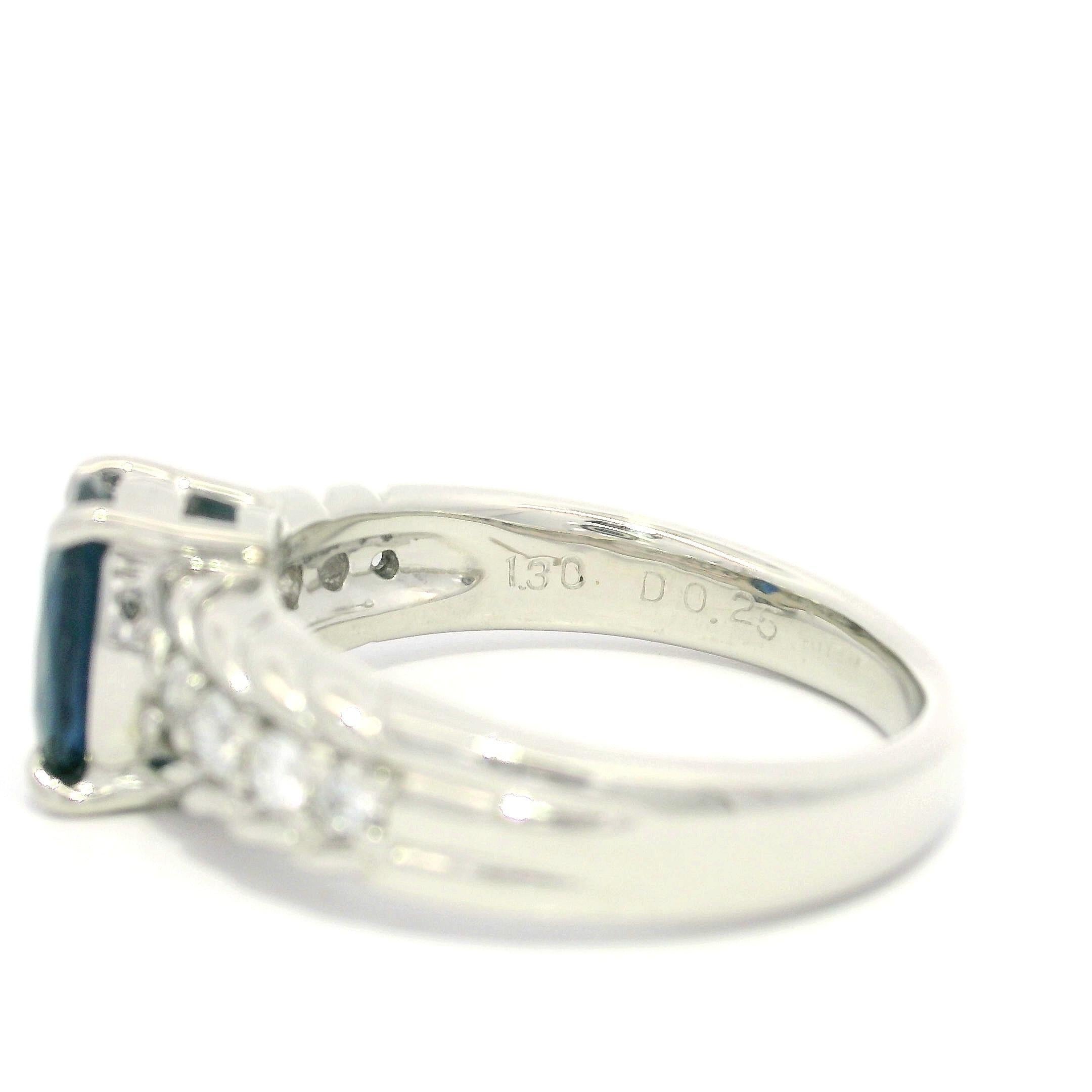Platinum 1.55ctw Oval Cut Velvety Blue Sapphire w/ Diamond Classic Cable Ring For Sale 6