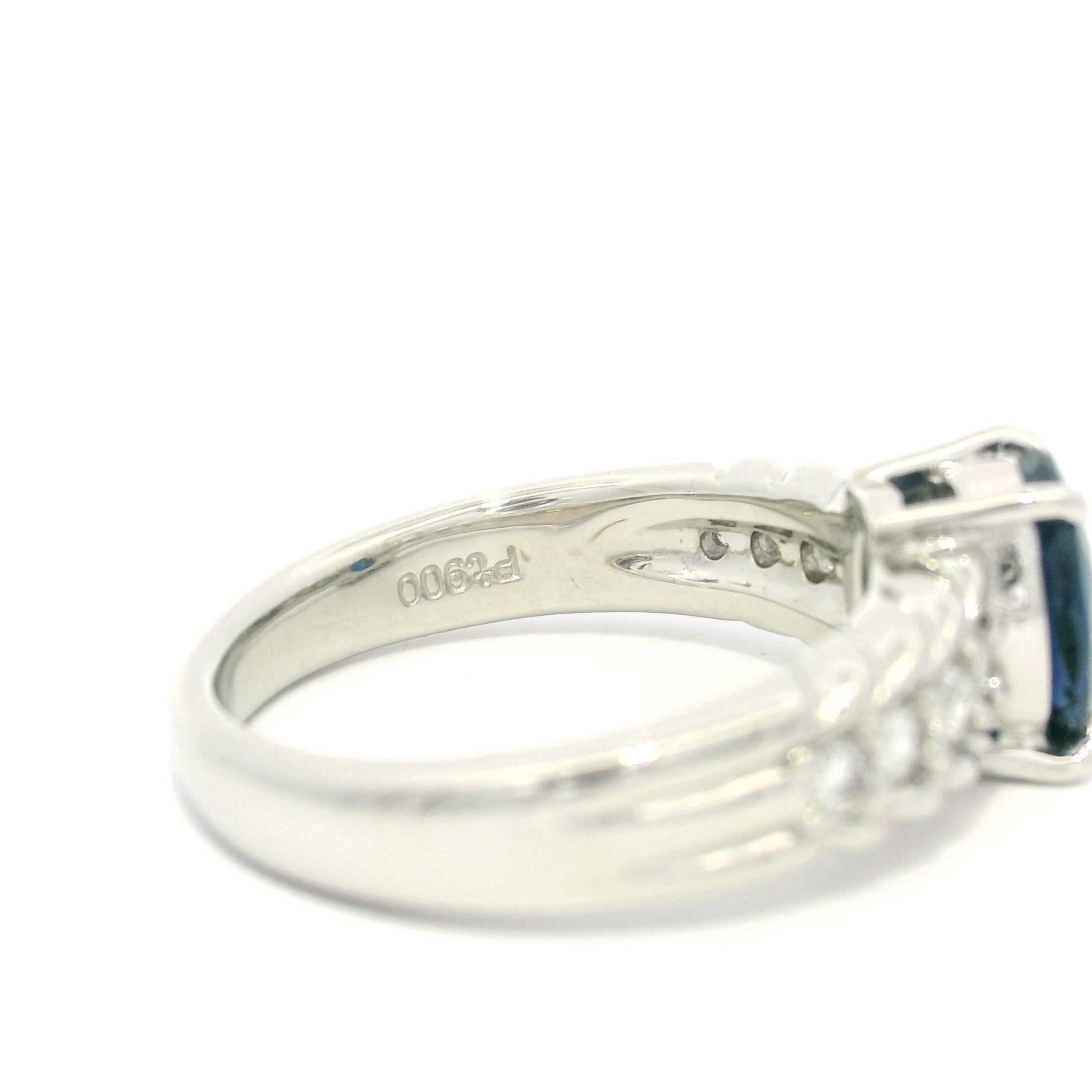 Platinum 1.55ctw Oval Cut Velvety Blue Sapphire w/ Diamond Classic Cable Ring For Sale 7