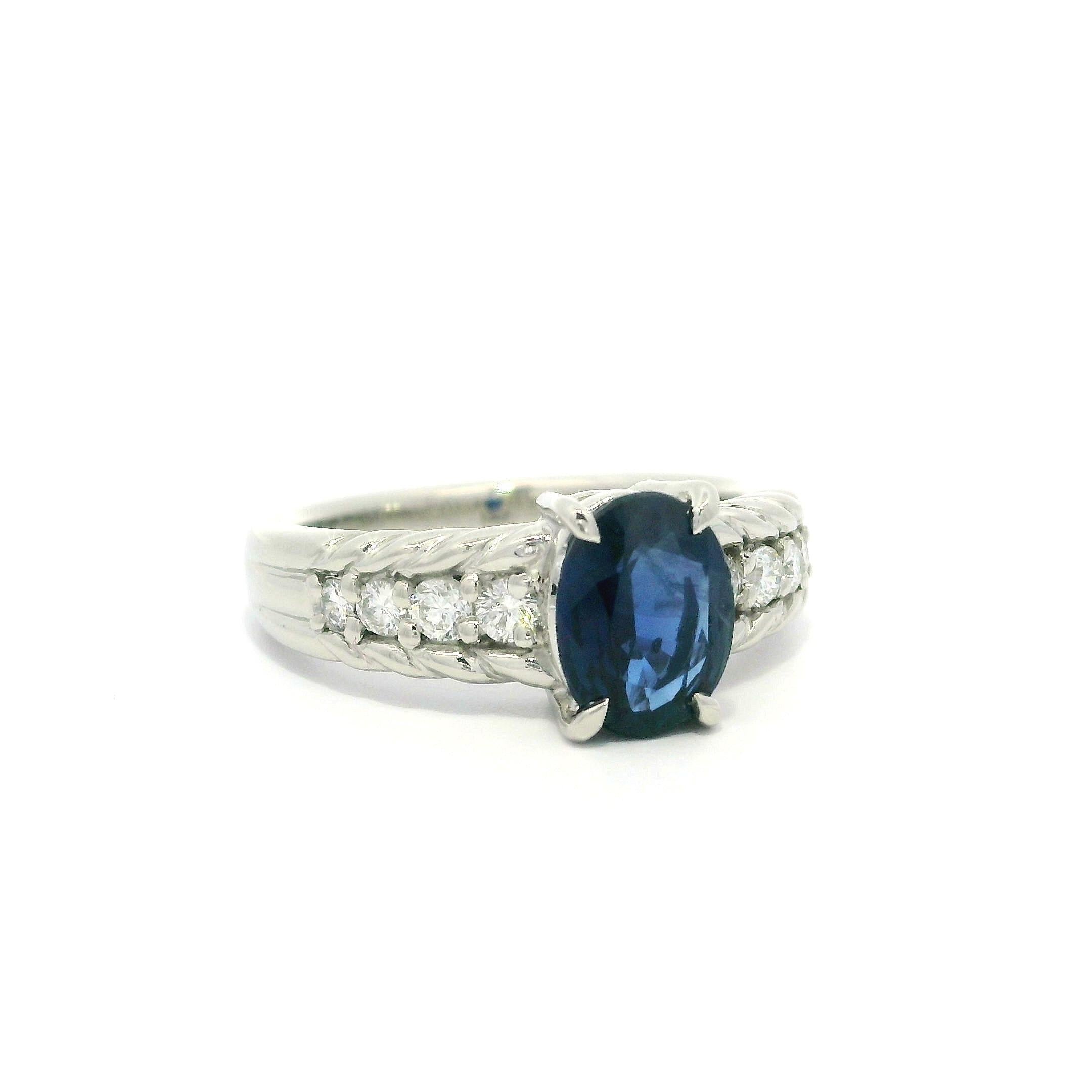 Platinum 1.55ctw Oval Cut Velvety Blue Sapphire w/ Diamond Classic Cable Ring For Sale 9