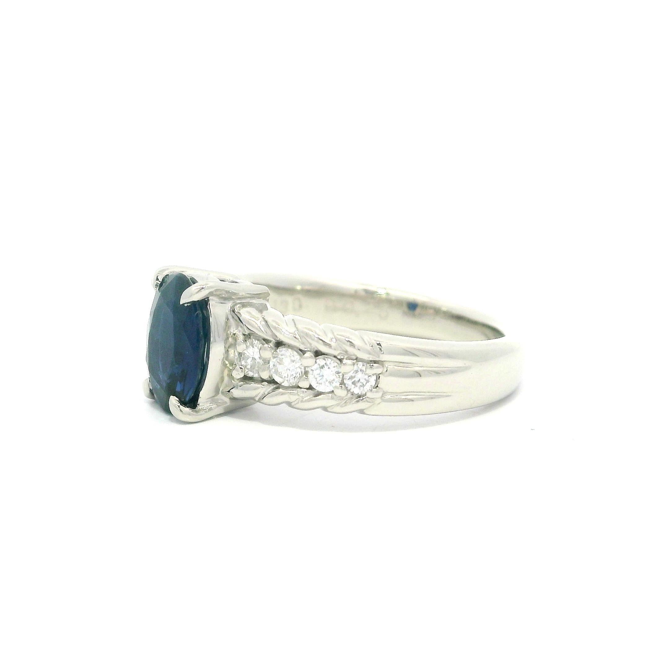 Platinum 1.55ctw Oval Cut Velvety Blue Sapphire w/ Diamond Classic Cable Ring For Sale 3
