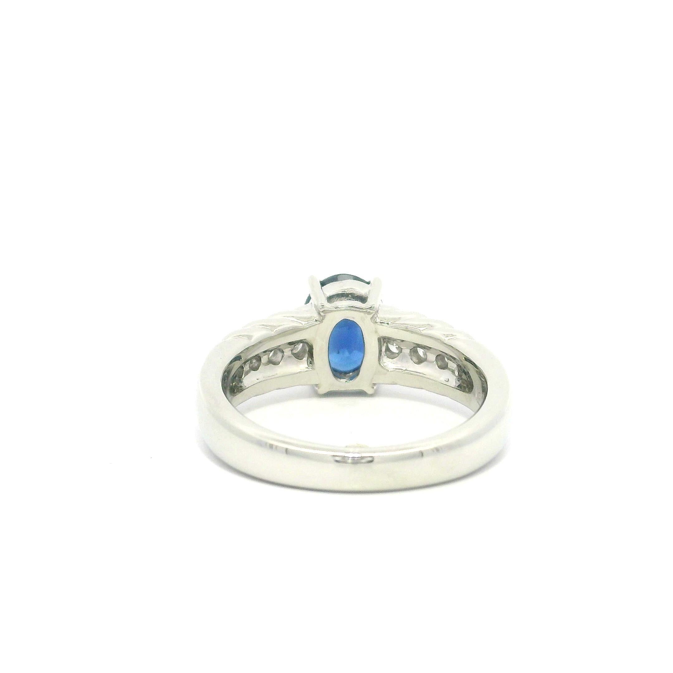 Platinum 1.55ctw Oval Cut Velvety Blue Sapphire w/ Diamond Classic Cable Ring For Sale 4