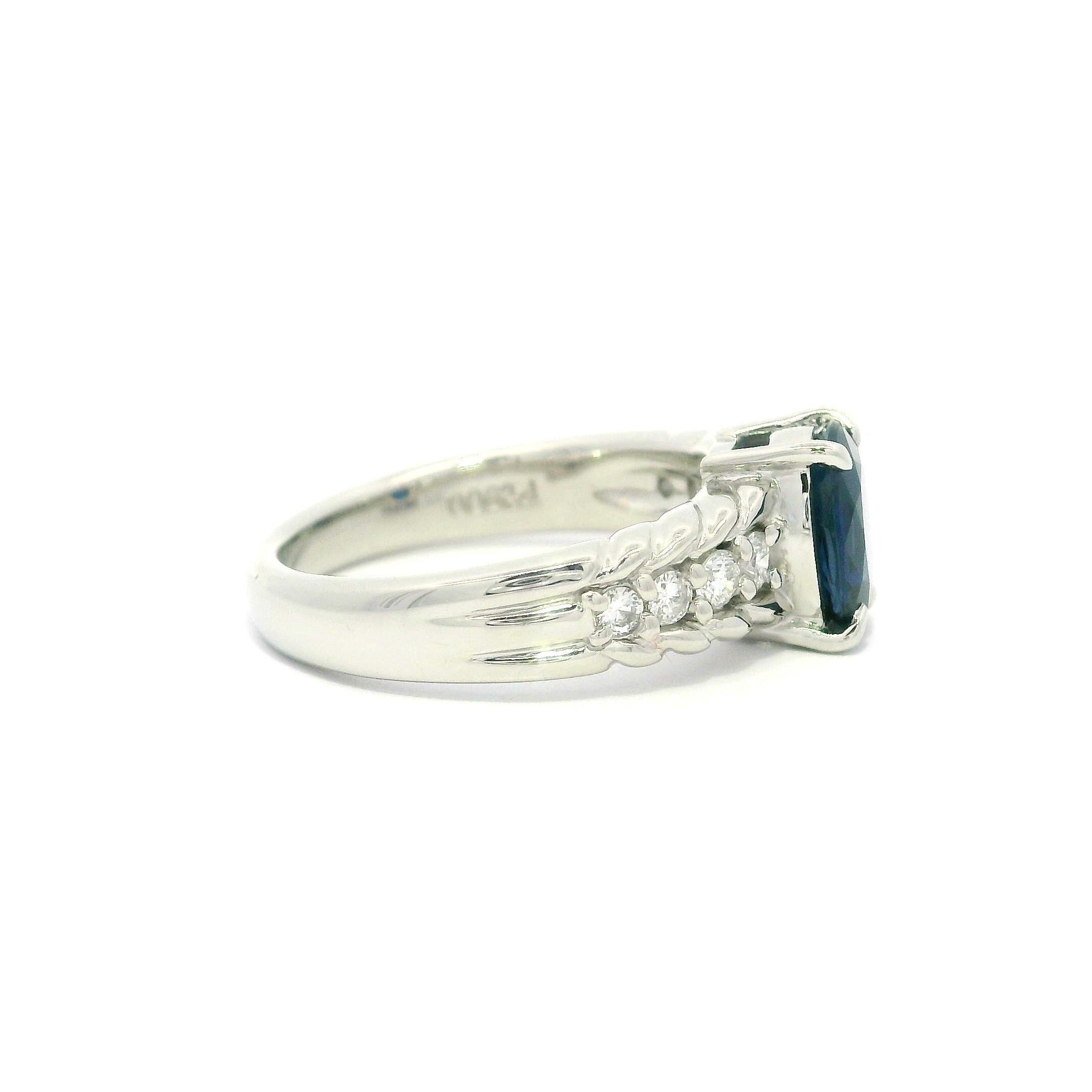 Platinum 1.55ctw Oval Cut Velvety Blue Sapphire w/ Diamond Classic Cable Ring For Sale 5