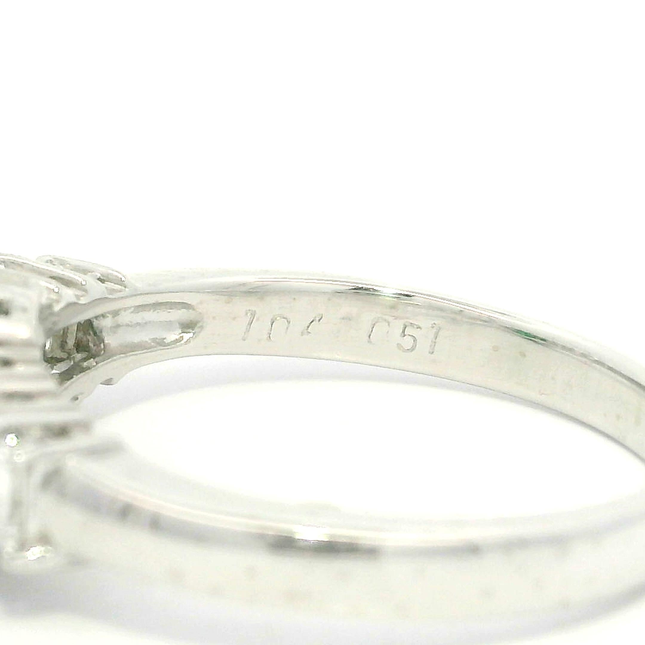 Anello in platino con tsavorite ovale da 1,55 carati e diamanti a baguette laterali in vendita 1