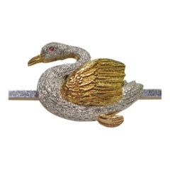 Platinum 15 Carat Gold Swan Brooch
