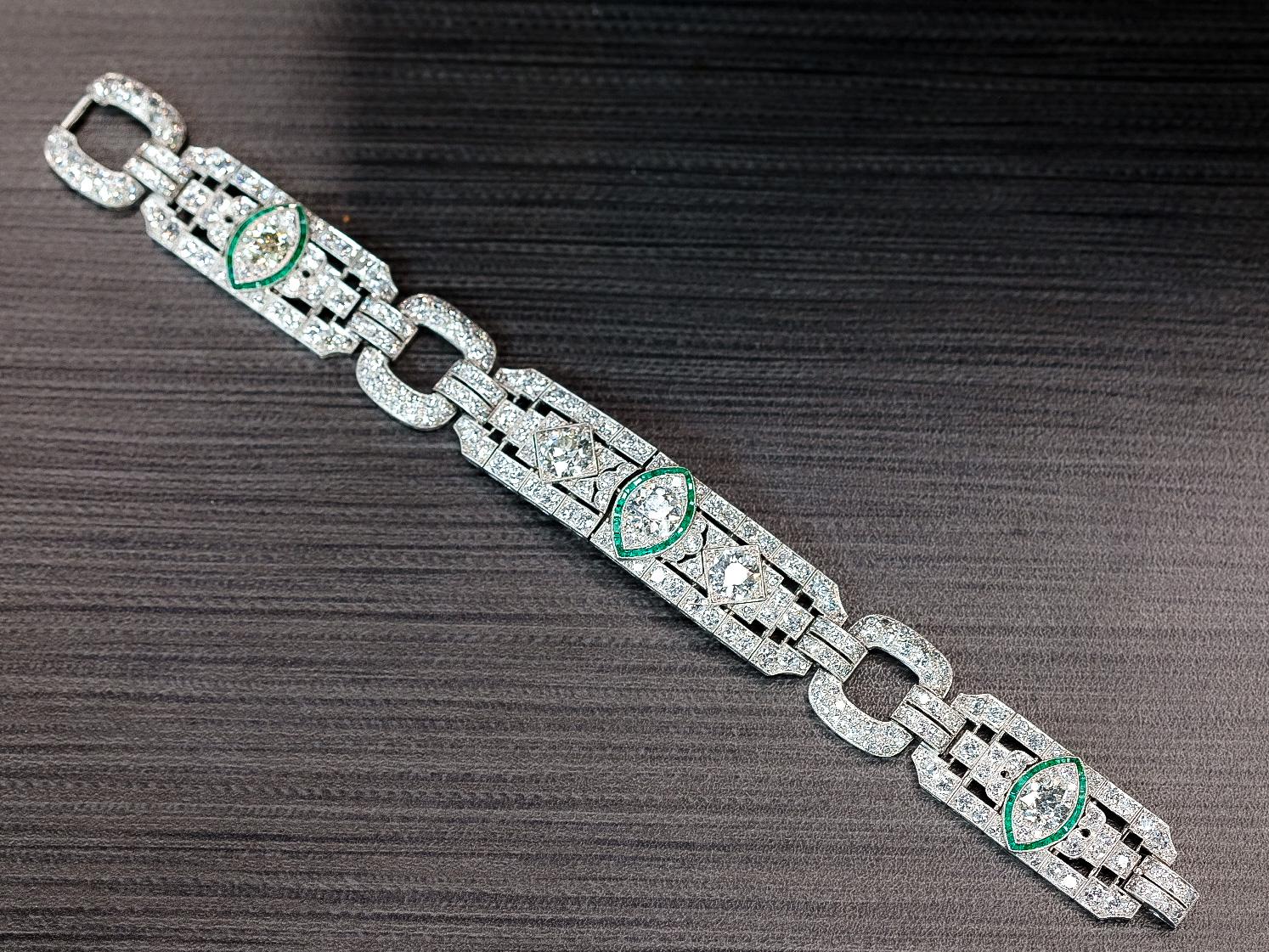 Women's Platinum 16.00cttw Art Deco Diamond And Green Emerald Bracelet For Sale