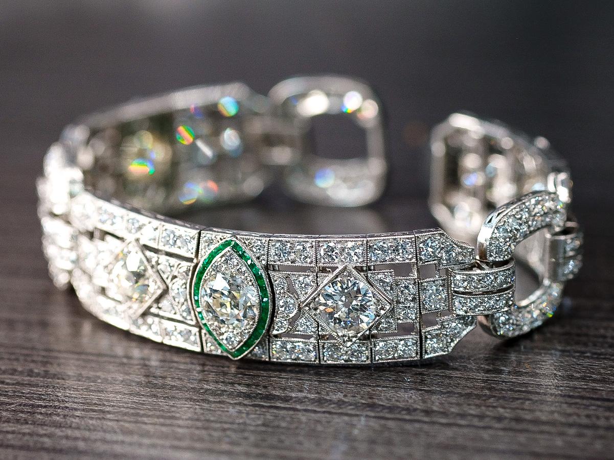 Platinum 16.00cttw Art Deco Diamond And Green Emerald Bracelet For Sale 1