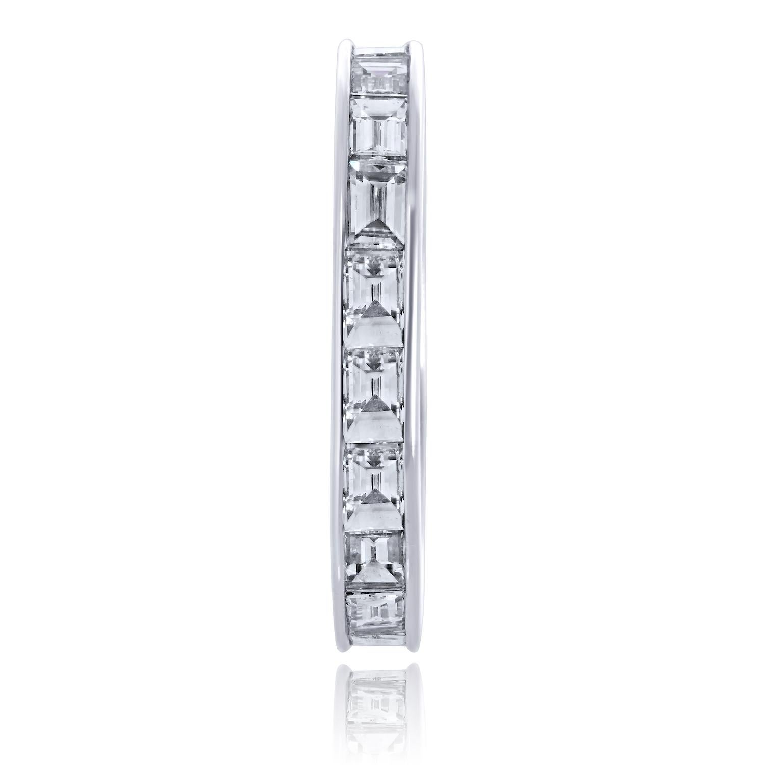 Taille baguette Bague d'éternité en platine 1.60cttw Baguette Diamond Channel Set Handmade en vente