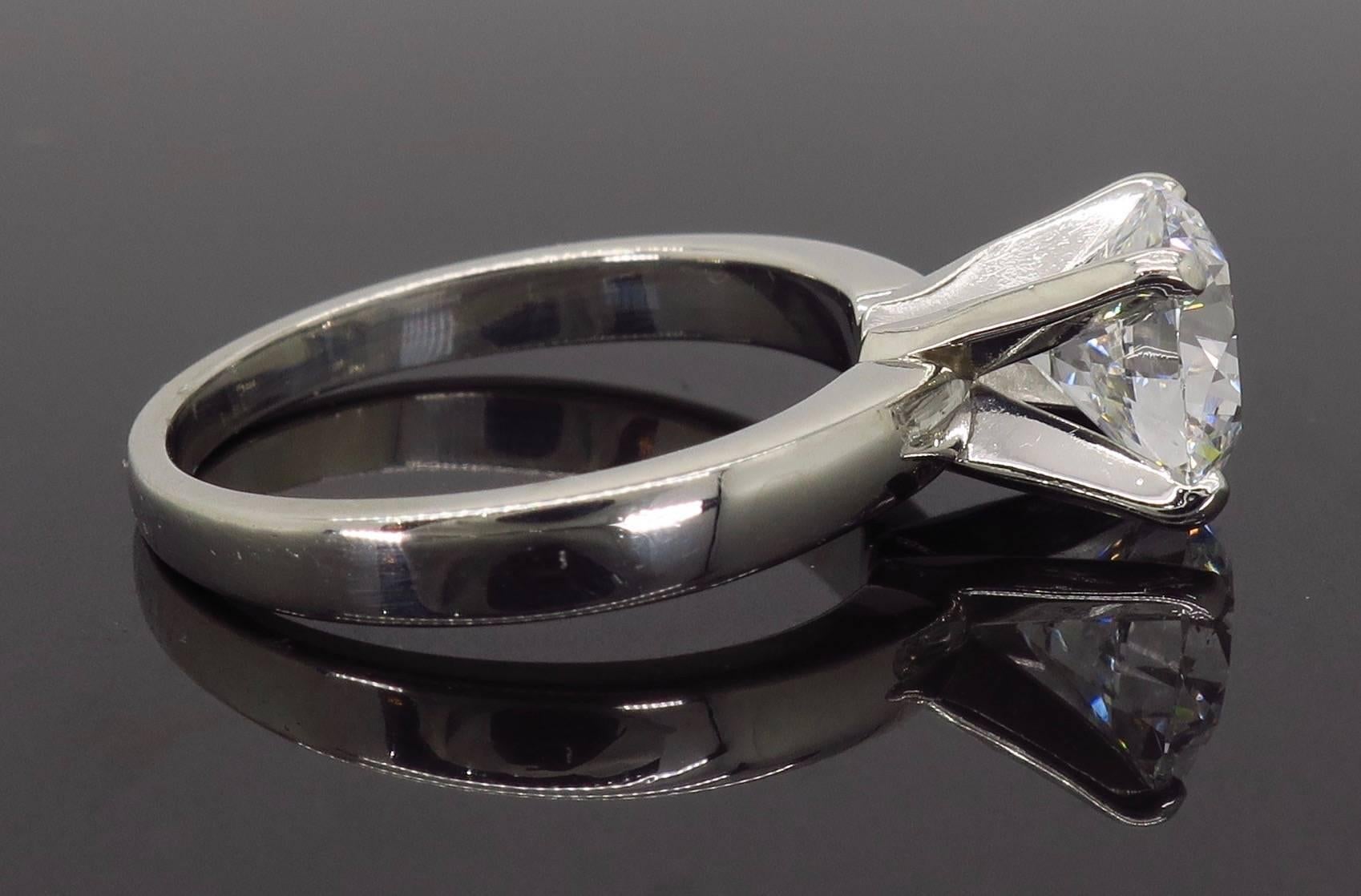 Platinum 1.61 Carat Round Diamond Solitaire Ring 3