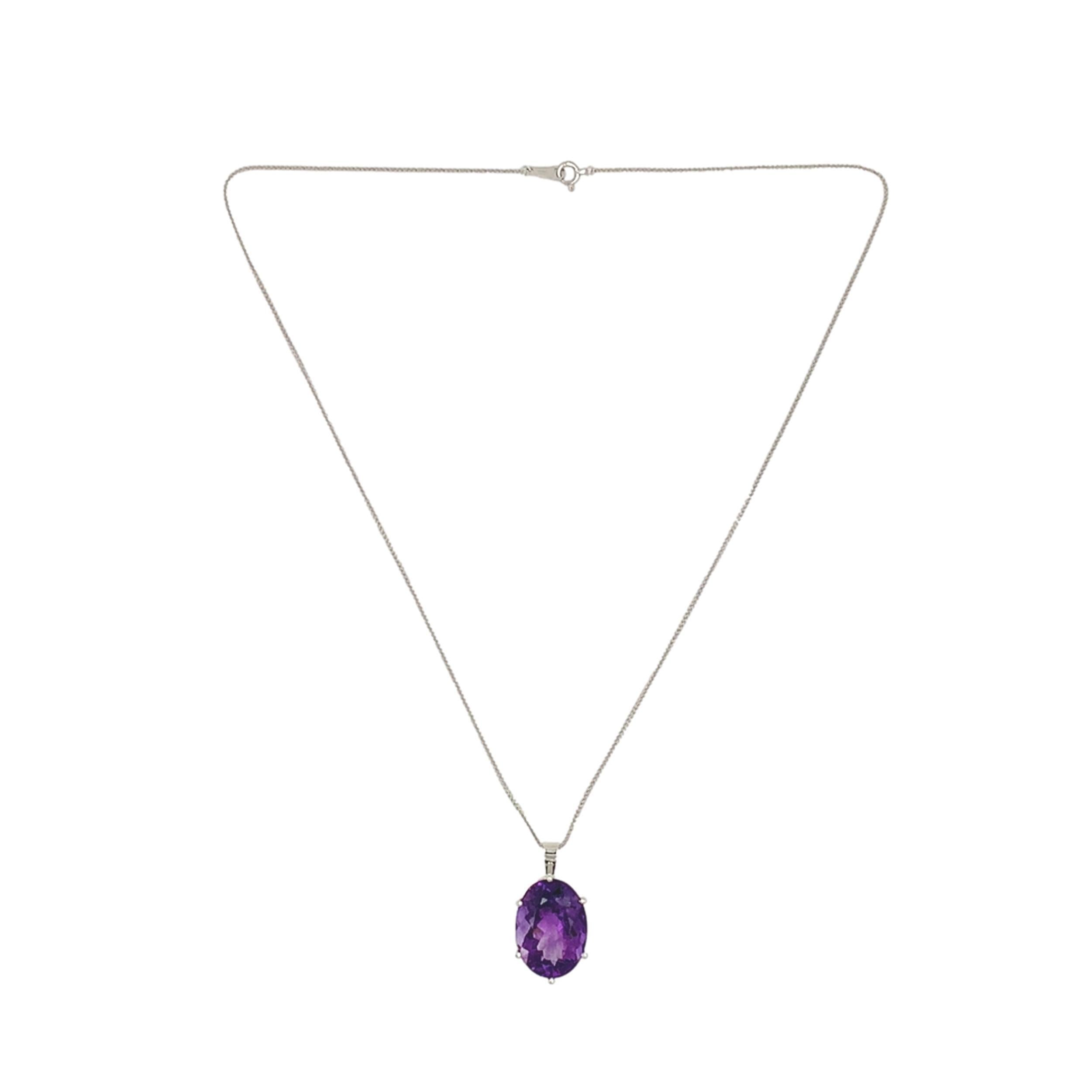Pendentif Améthyste ovale de 16,33 carats en platine avec chaîne en platine de 18 pouces Neuf - En vente à Big Bend, WI
