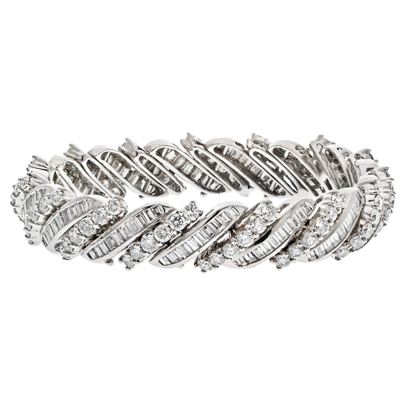 Platinum 16.50cts Mid-Century Round and Baguette Cut Diamond Bracelet For Sale