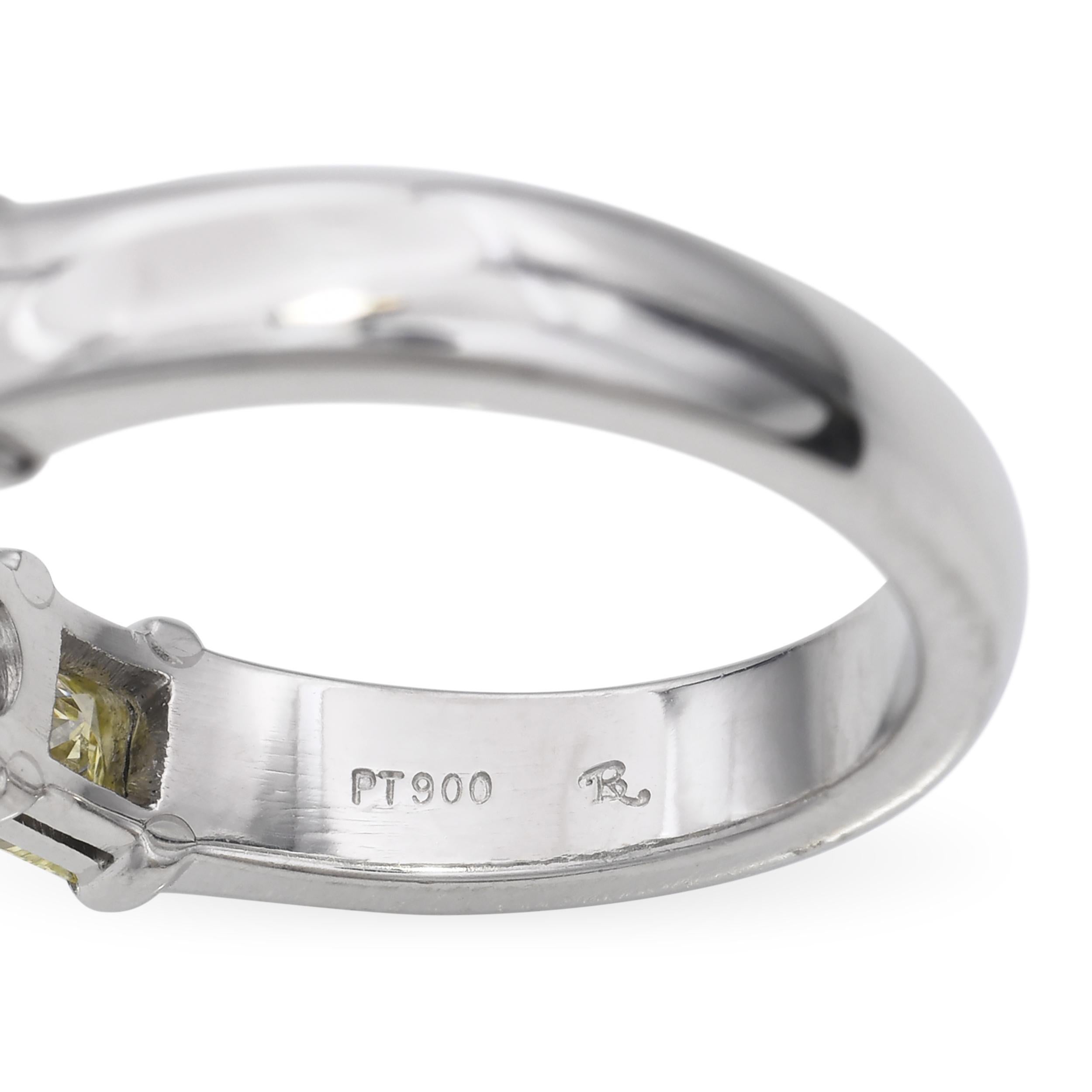 Anello a fascia in platino con diamante da 1,65tcw e diamante giallo Fancy Yellow in vendita 1