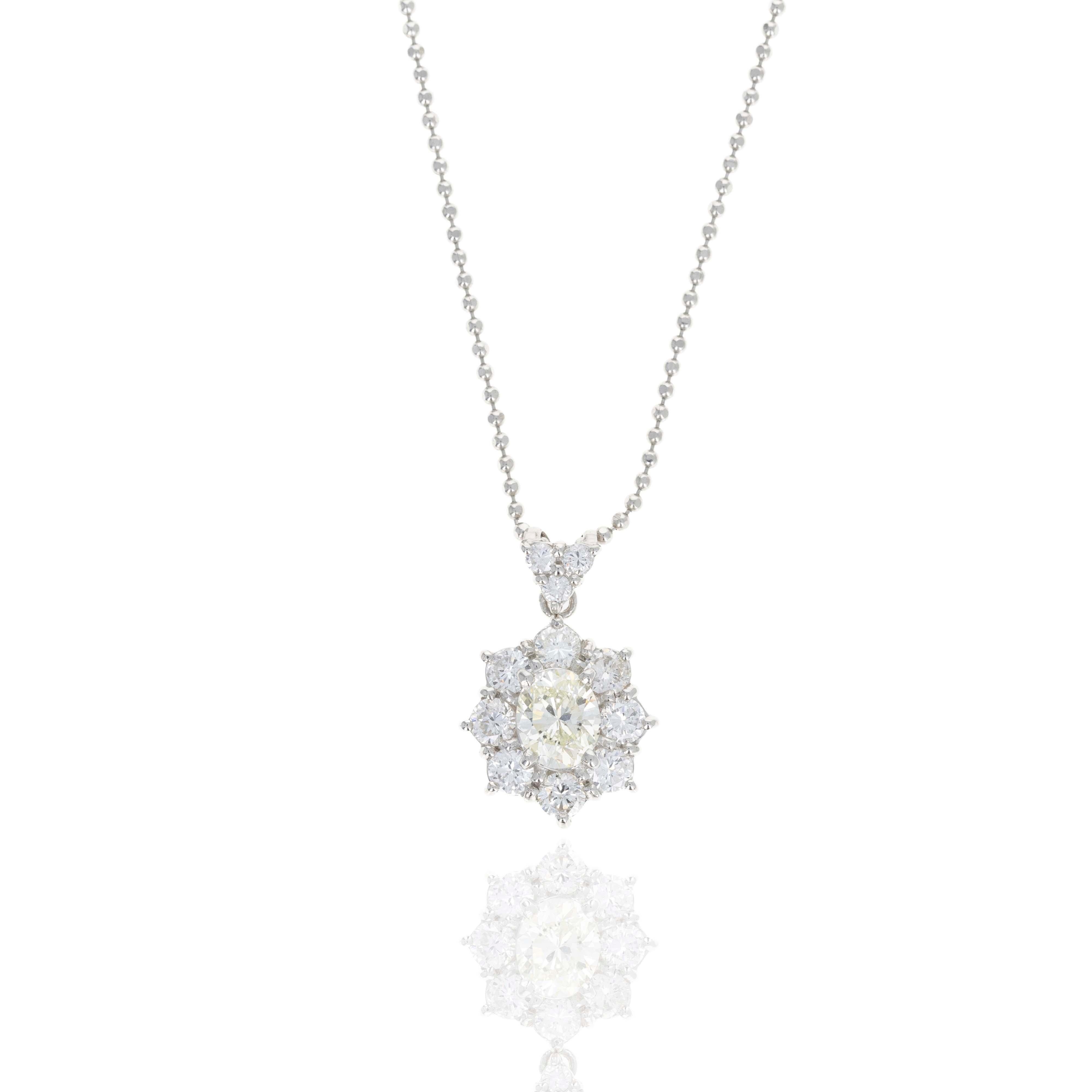 Collana con ciondolo ovale di diamanti in platino da 1,66 carati in vendita 1