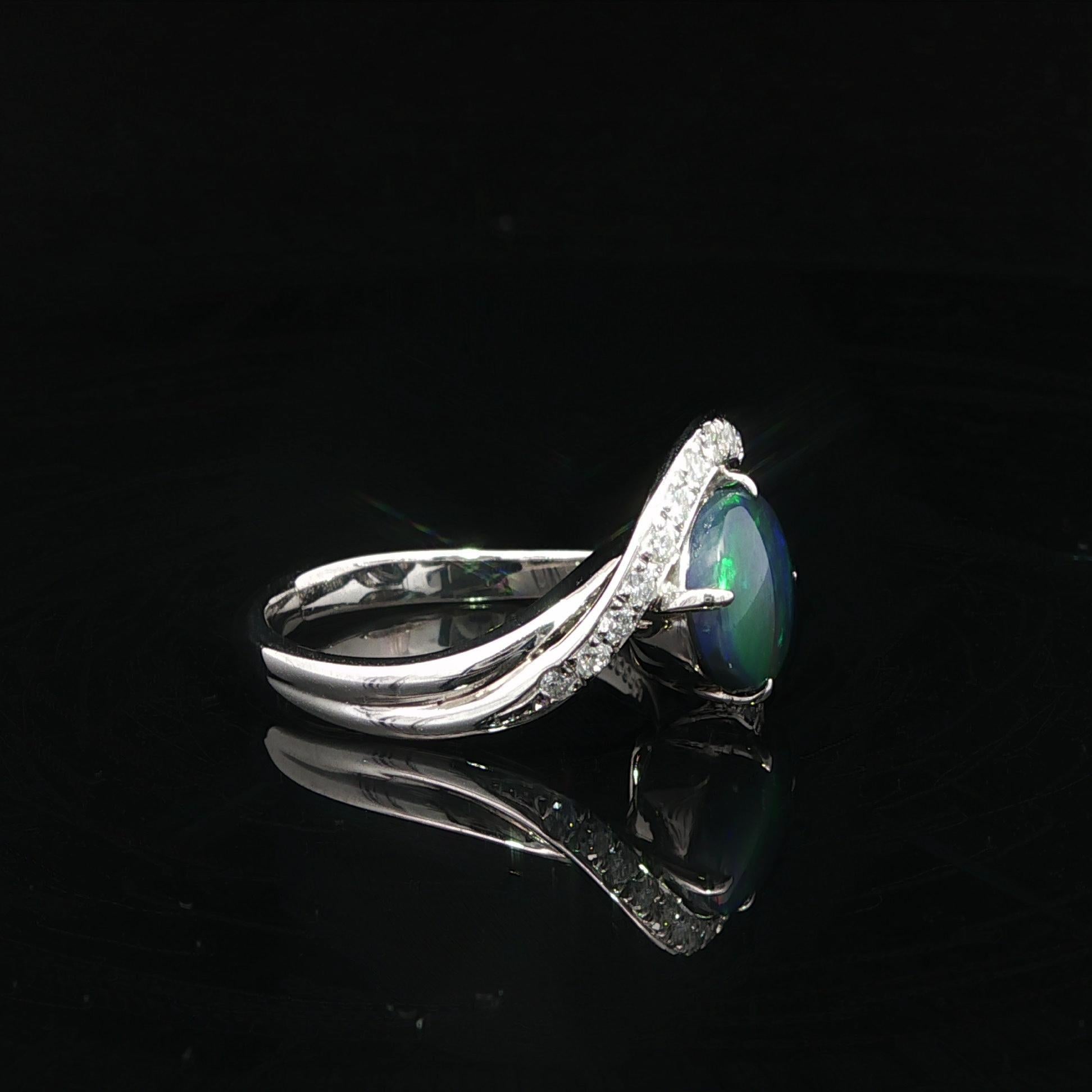 Bague en platine 1,67ct Cabochon ovale d'opale noire avec diamant Bypass Design en vente 6