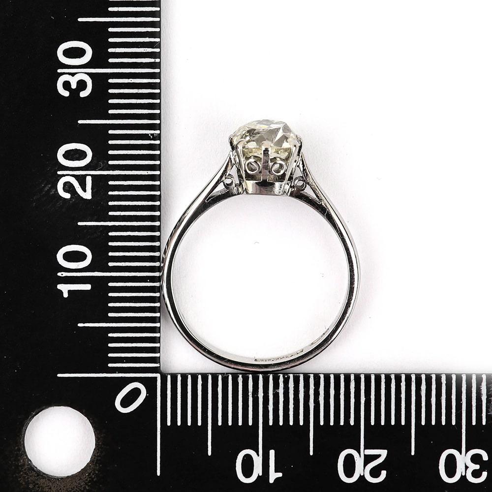 Platinum 1.70 Carat Solitaire Old European Diamond Engagement Ring, circa 1930 2