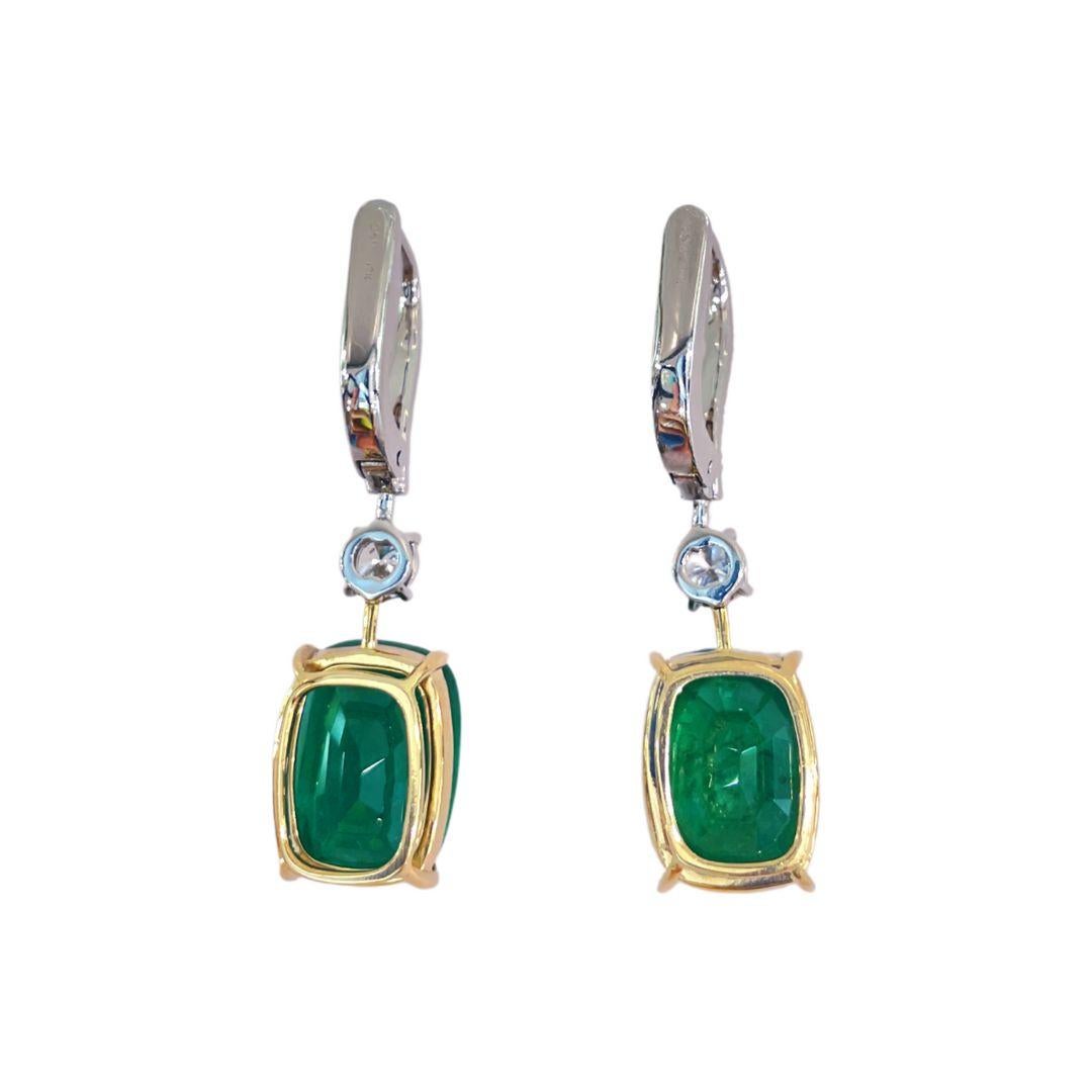 Platinum Cushion Cut Emeralds and Diamonds Drop Earrings GIA Cert In New Condition For Sale In Miami, FL
