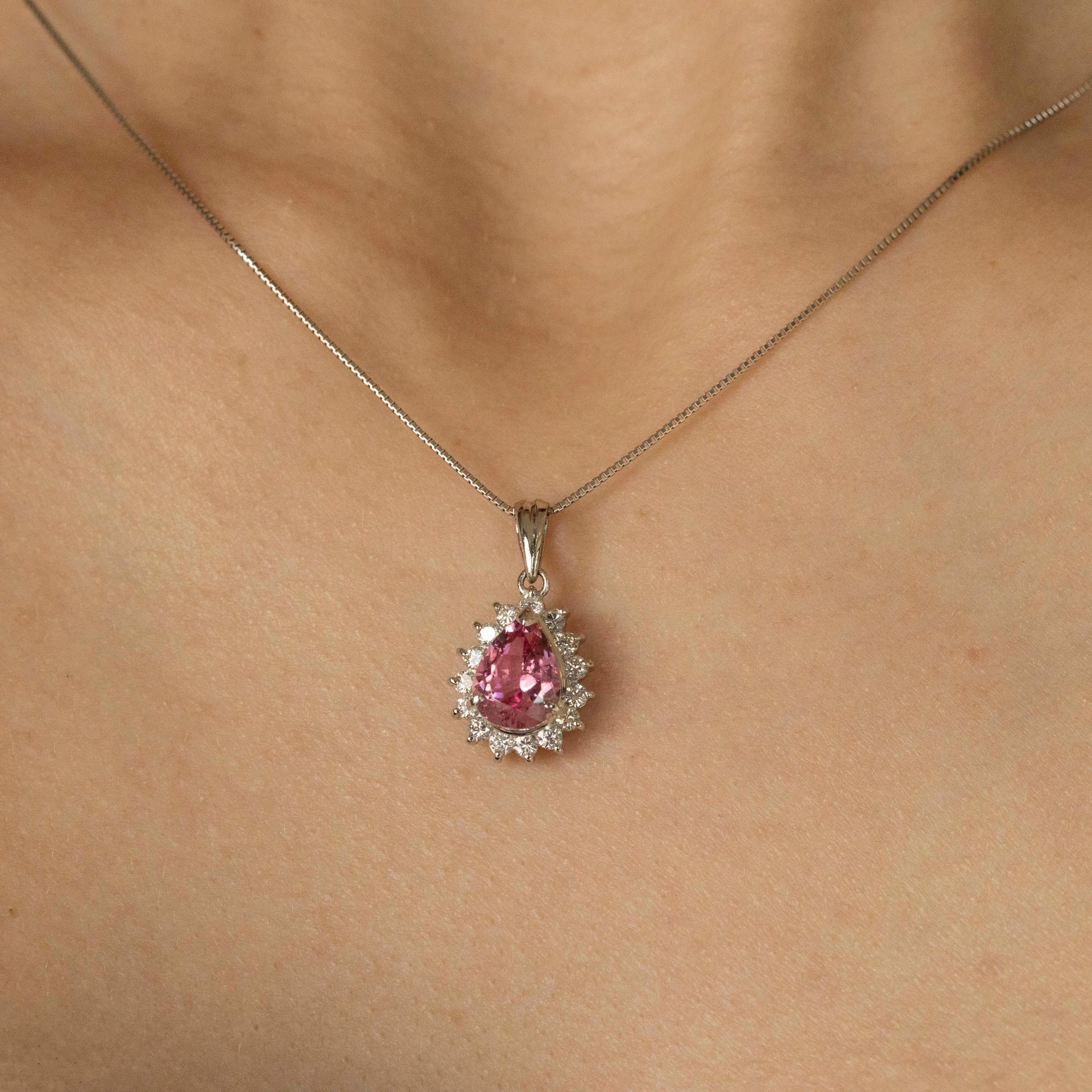 Collana in platino con diamanti e tormalina rosa da 1,75 carati In condizioni ottime in vendita a Cape May, NJ