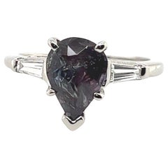 Anello di fidanzamento in platino con 1,79 carati di alessandrite naturale a viraggio di colore e diamante