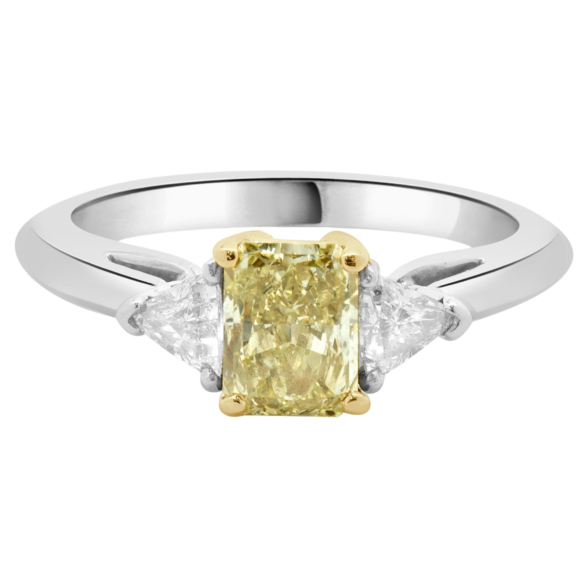 Platinum & 18 Karat Yellow Gold Radiant Cut Diamond Engagement Ring For Sale