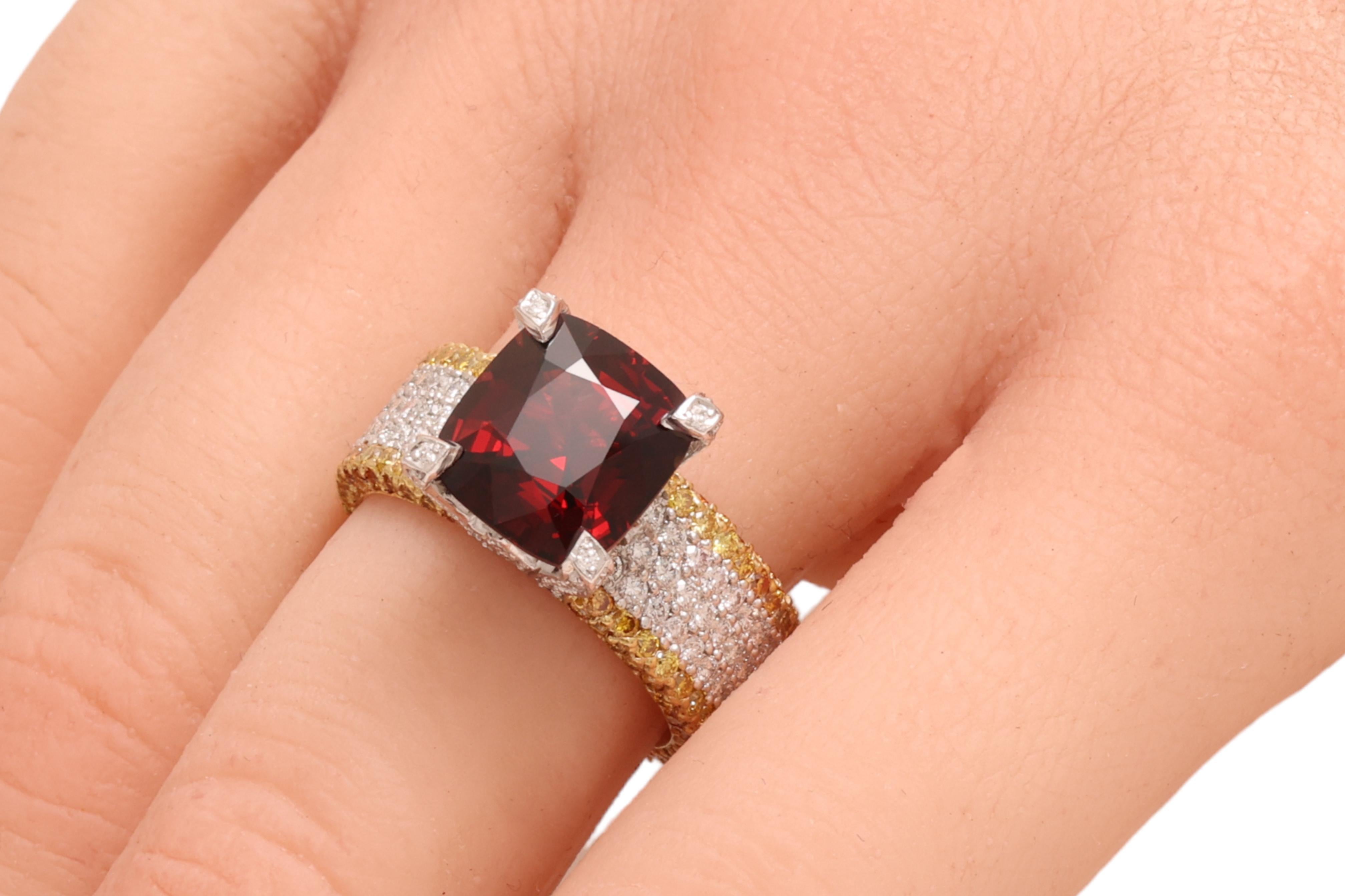 Platinum & 18 kt. Gold Ring 4.75 NH Burmese Spinel, Fancy Yellow & White Diamond For Sale 4