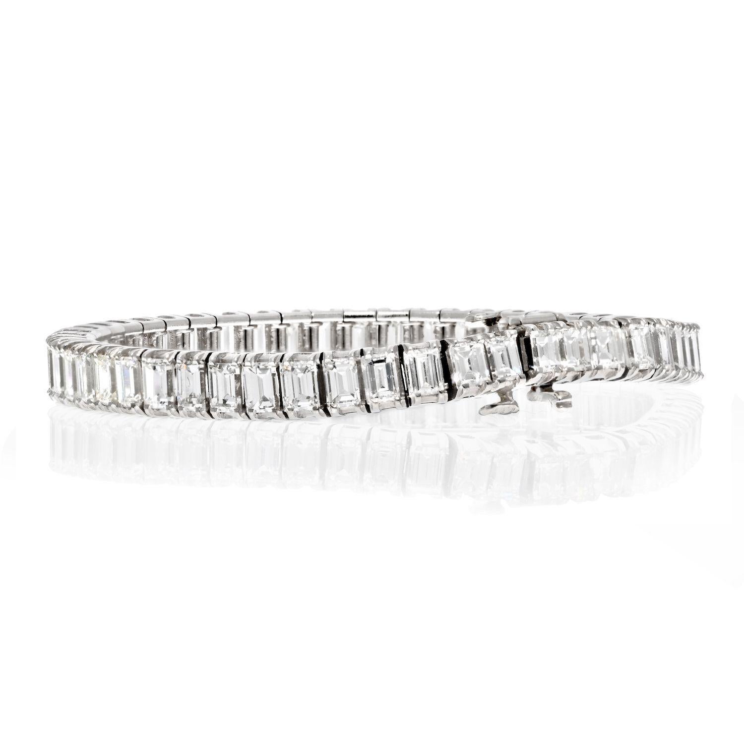 Platin 18,00cttw Graduierung Vintage Smaragd Schliff eine Linie Diamant-Armband.
Diamanten im Smaragdschliff sind wirklich atemberaubend und ein großartiges Schmuckstück! Dieses Diamantarmband ist ein Muss für Ihre Schmucksammlung. Die Form eines
