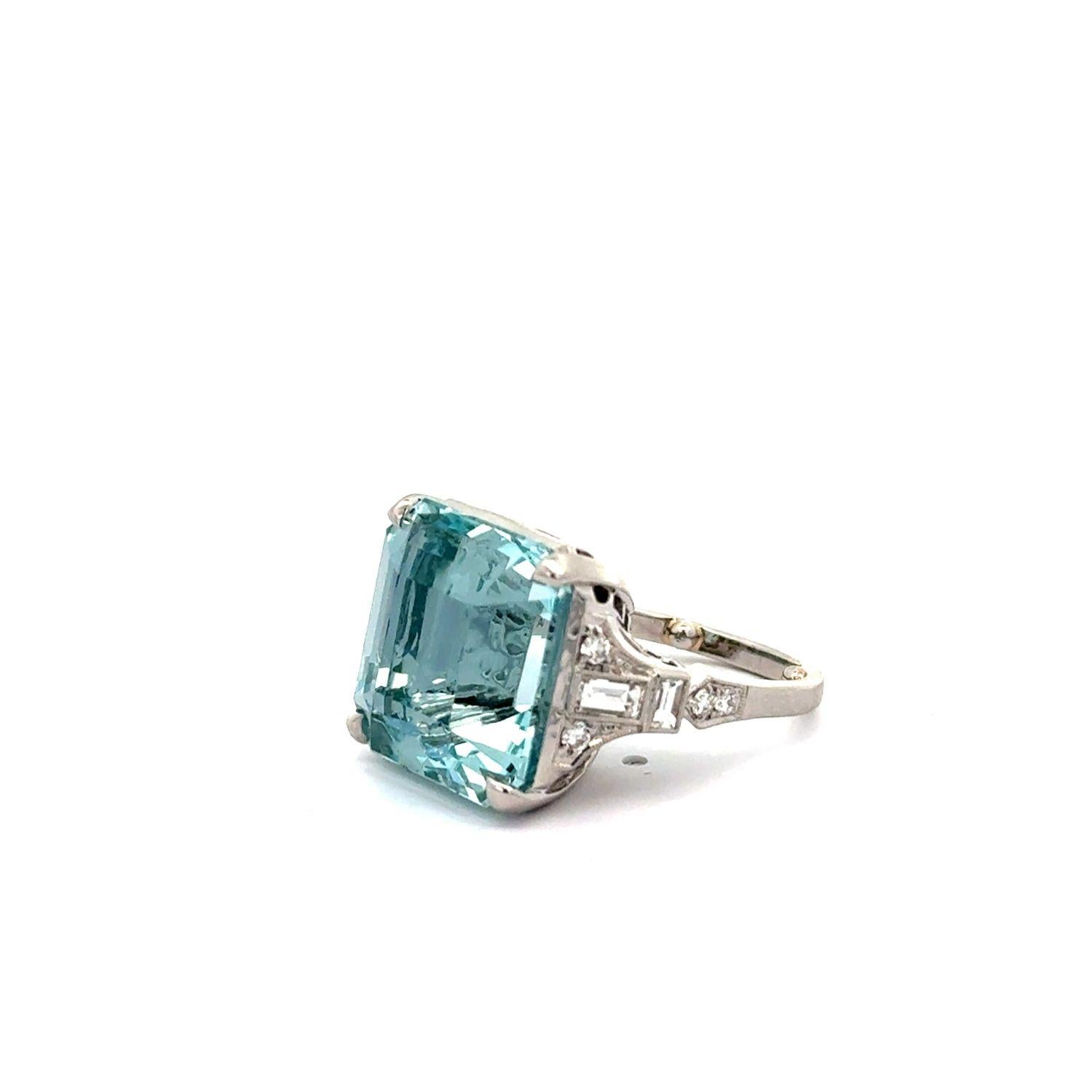 Square Cut Platinum 18.36 Carat Aquamarine and Diamond Cocktail Ring For Sale