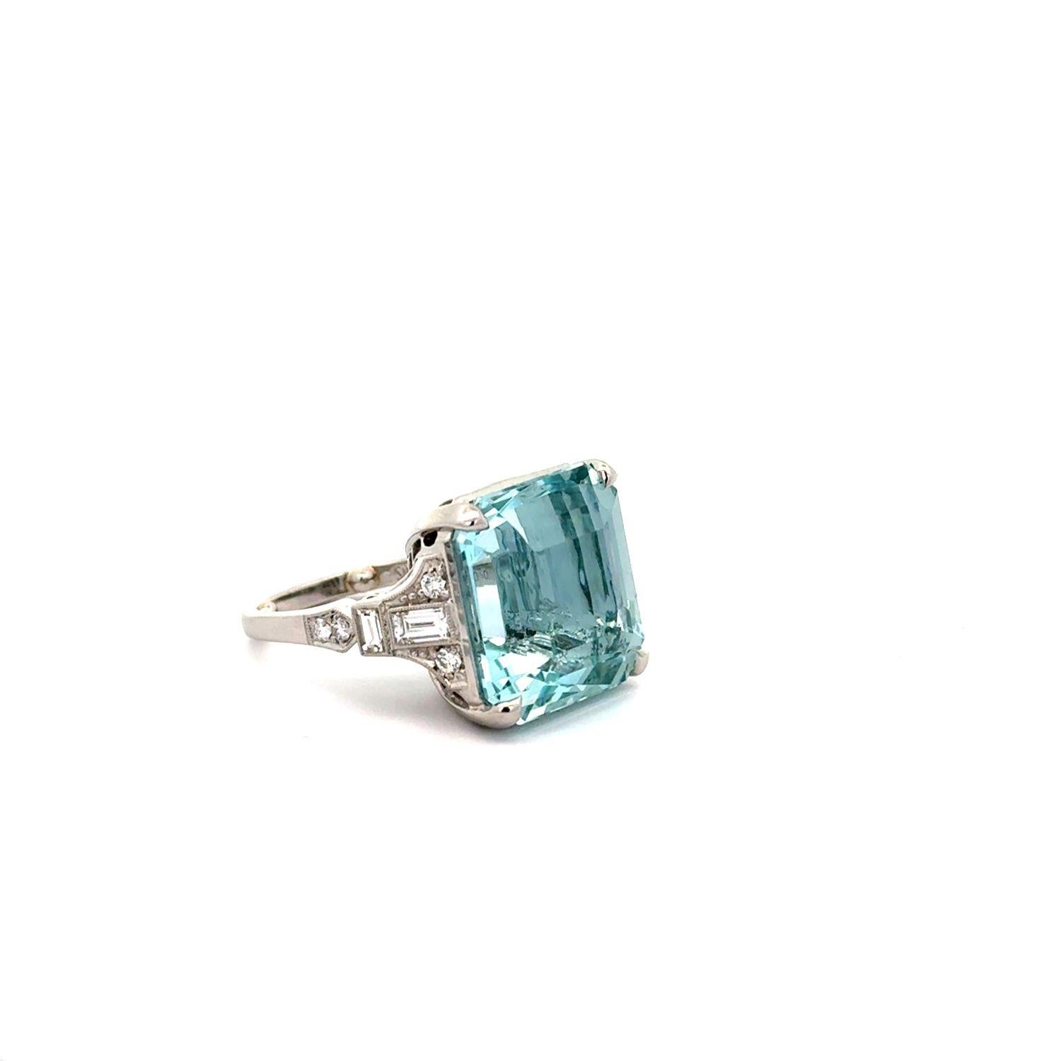 Platinum 18.36 Carat Aquamarine and Diamond Cocktail Ring For Sale 3