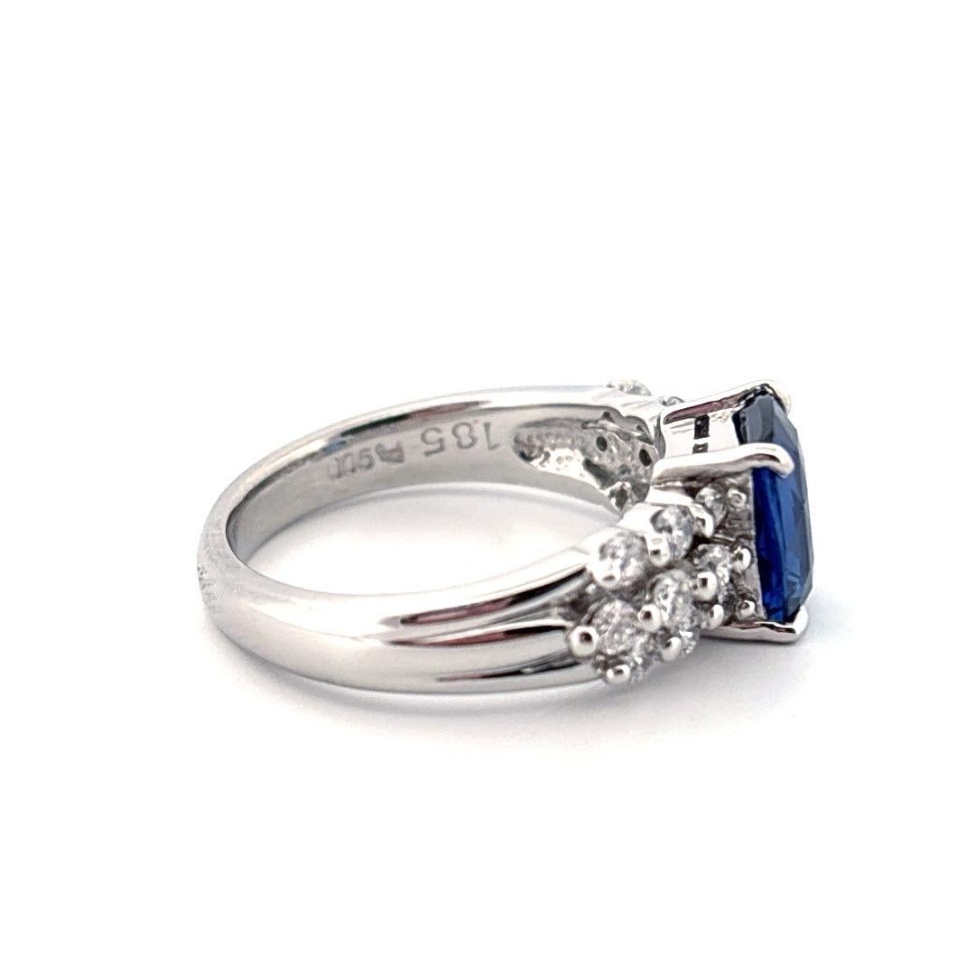 Platin 1,85 Karat blauer Saphir im Kissenschliff 0,53 Karat natürlicher Diamantring im Angebot 2