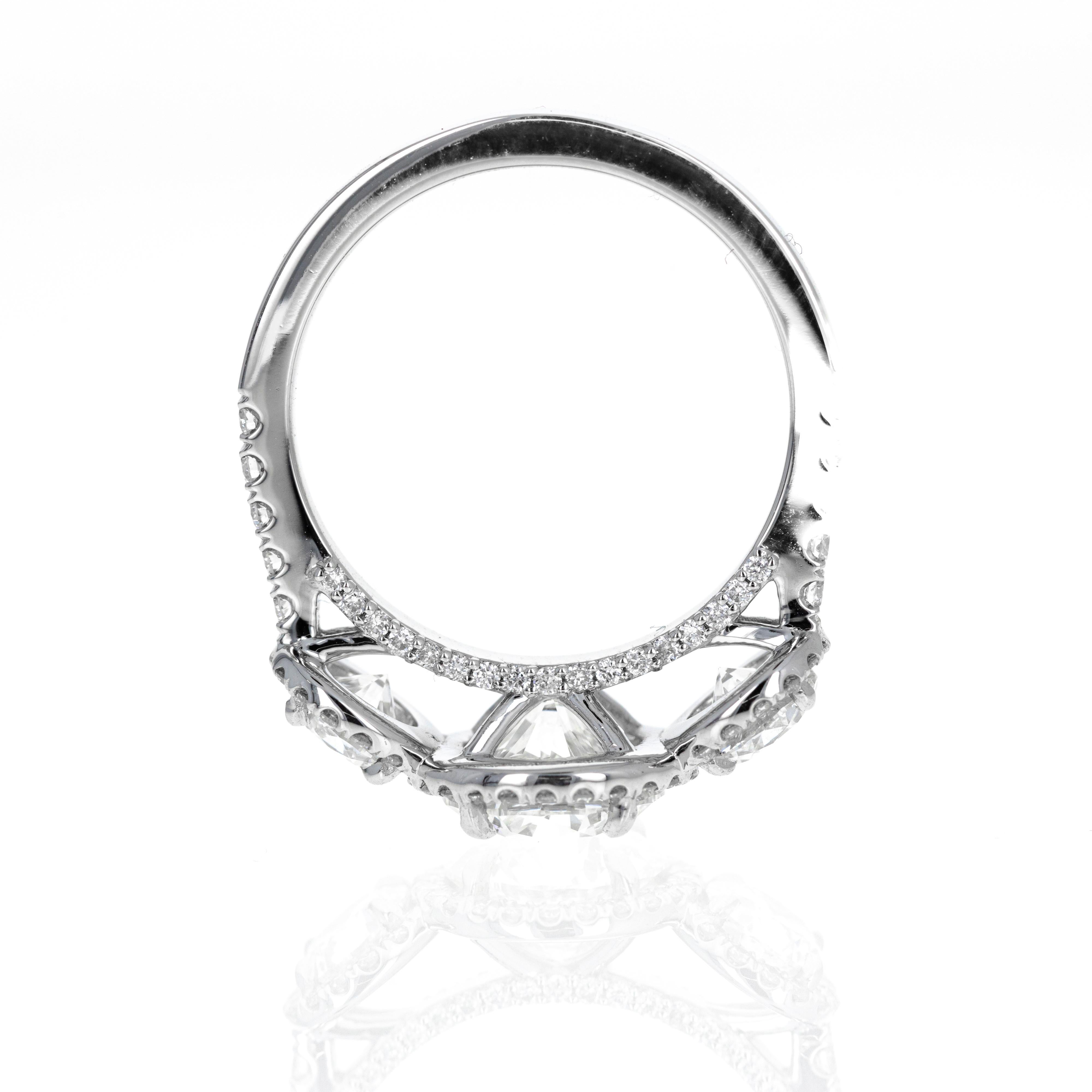 Époque : New
Composition : Platine
Pierre principale : Un diamant rond taillé en brillant
Poids en carats : 1,85 carats
Couleur / clarté : H / VVS2
Numéro de rapport GIA : 5231428027
Voir le rapport de la GIA
Pierre principale : Un diamant rond