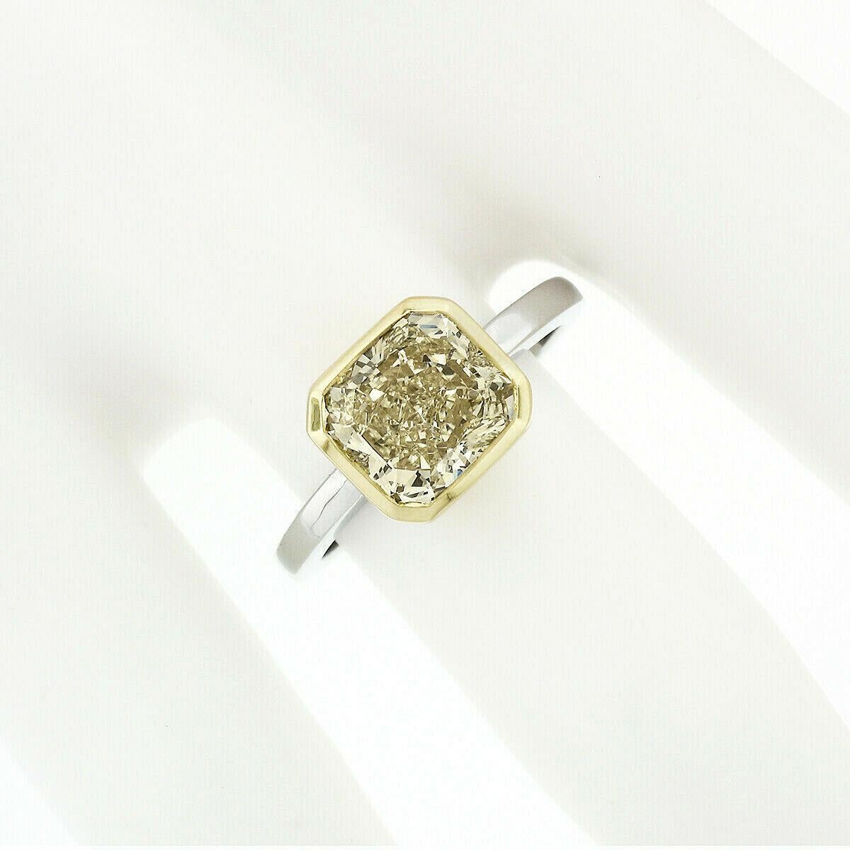 Platin & 18 Karat Gold 2,55 Karat GIA Fancy Gelber Diamant Solitär Lünette Set Ring (Moderne)