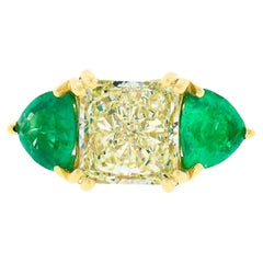 Platinum 18k Gold 2.58ct GIA Fancy Yellow Princess Diamond Trillion Emerald Ring