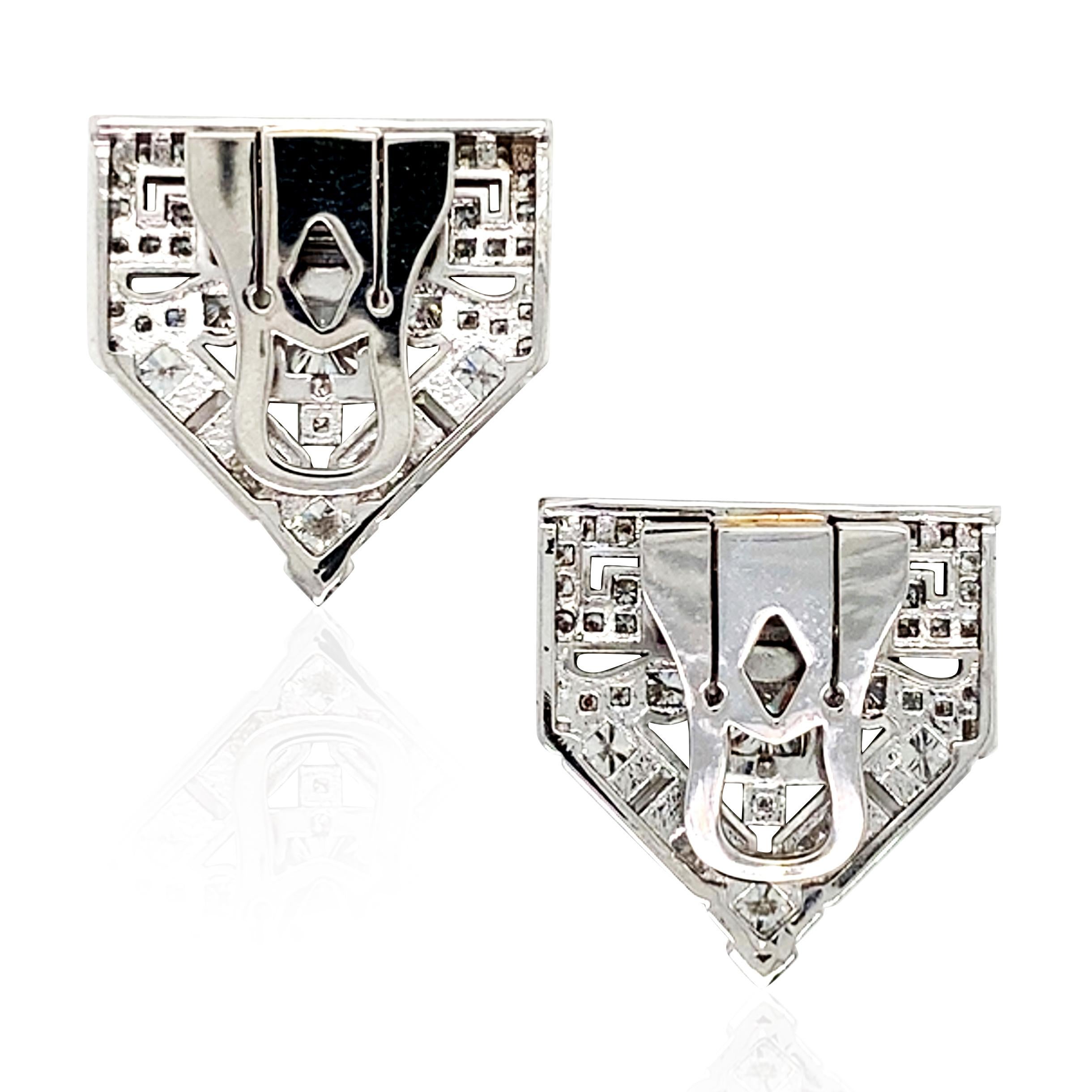 Platin 18K Gold Diamant-Doppelklammer-Brosche im Zustand „Gut“ im Angebot in New York, NY