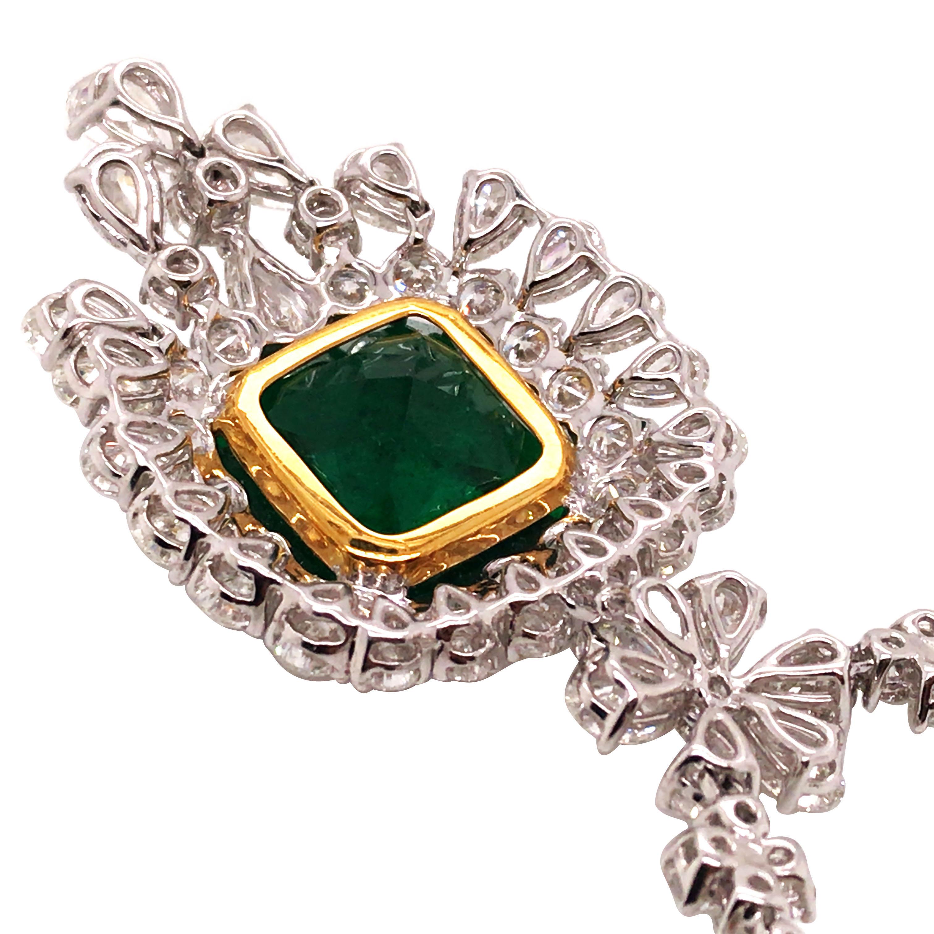 Platinum 18K Gold Emerald Diamond Necklace, AGL In Good Condition For Sale In New York, NY