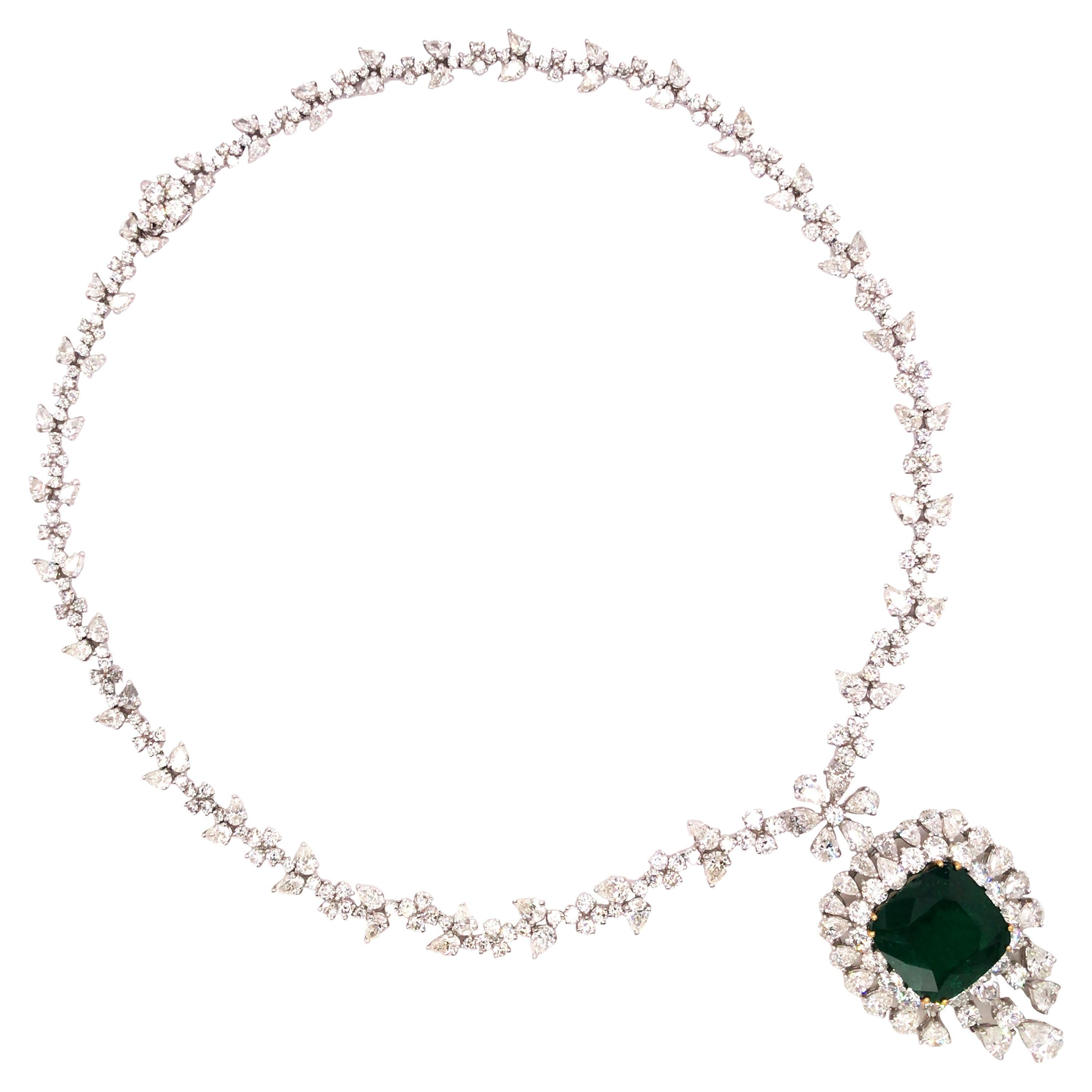 Halskette aus Platin, 18 Karat Gold, Smaragd und Diamant, AGL im Angebot