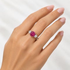Ring aus Platin und 18-karätigem Roségold mit rosa Saphir