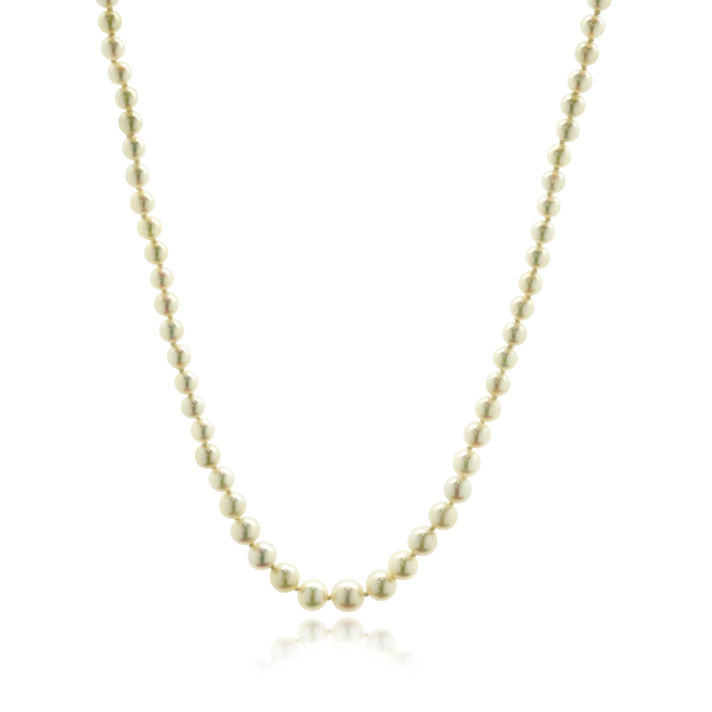 Collar de perlas graduadas en platino y oro blanco de 18 quilates con cierre de perlas y diamantes en Excelente estado para la venta en Scottsdale, AZ