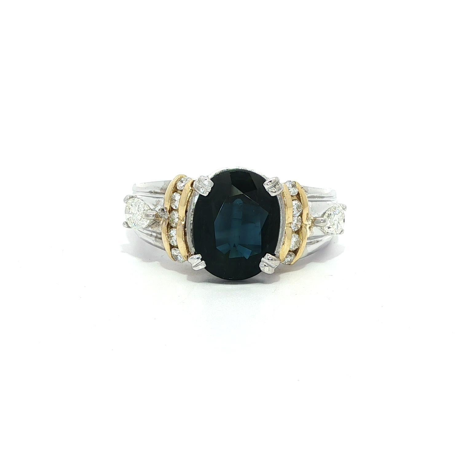 Anillo de Platino y Oro Amarillo de 18k con Acentos de Diamantes en Zafiro Azul Oscuro Grande de 3,66ctw en venta 6