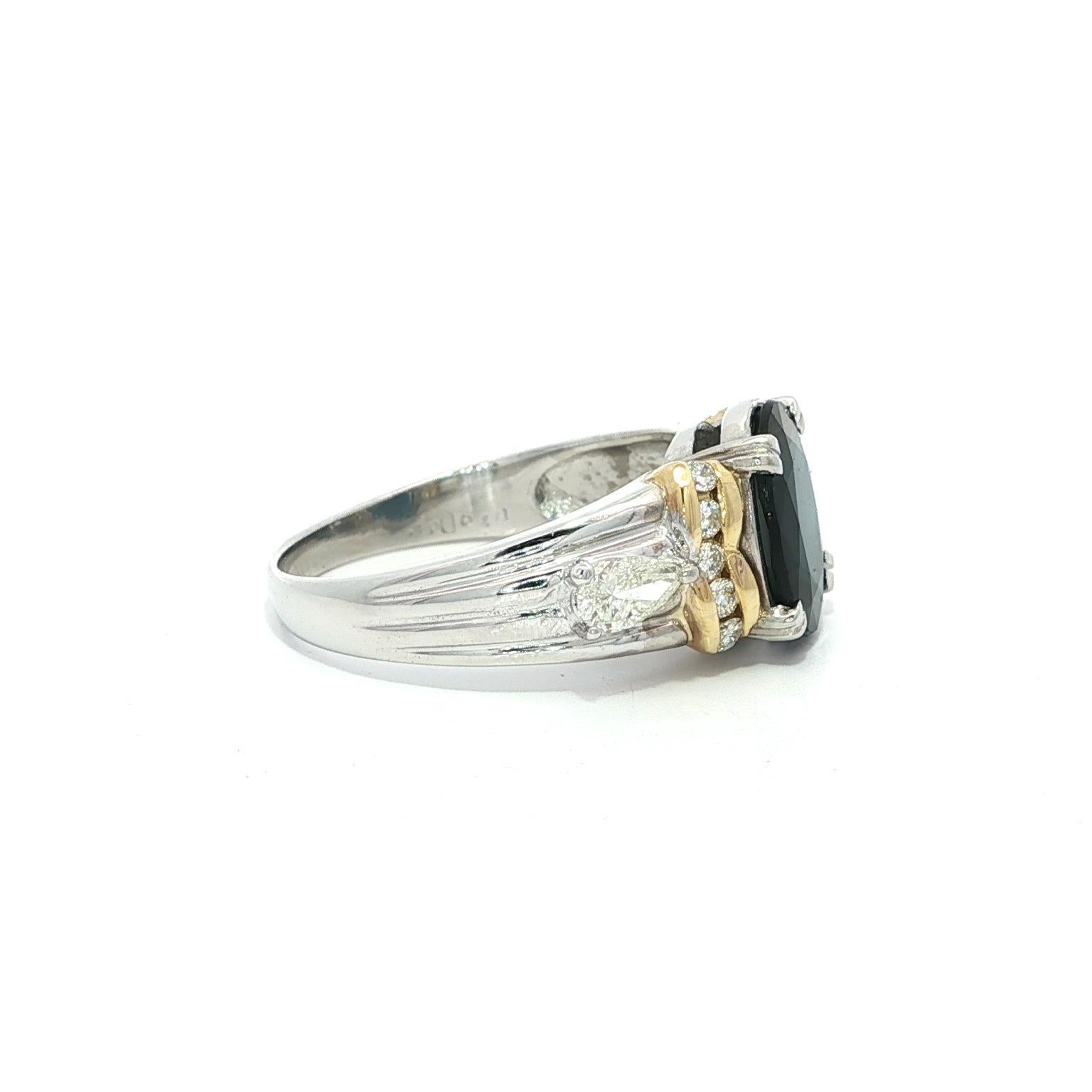 Anillo de Platino y Oro Amarillo de 18k con Acentos de Diamantes en Zafiro Azul Oscuro Grande de 3,66ctw en venta 1