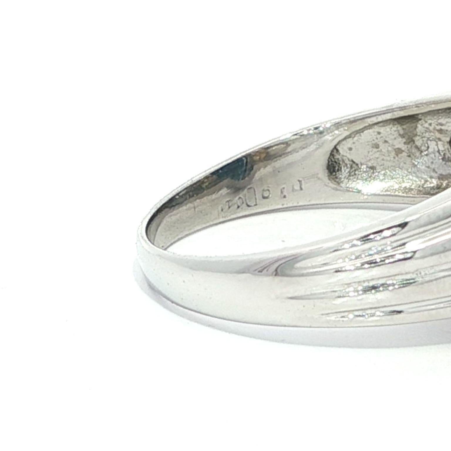 Anillo de Platino y Oro Amarillo de 18k con Acentos de Diamantes en Zafiro Azul Oscuro Grande de 3,66ctw en venta 2