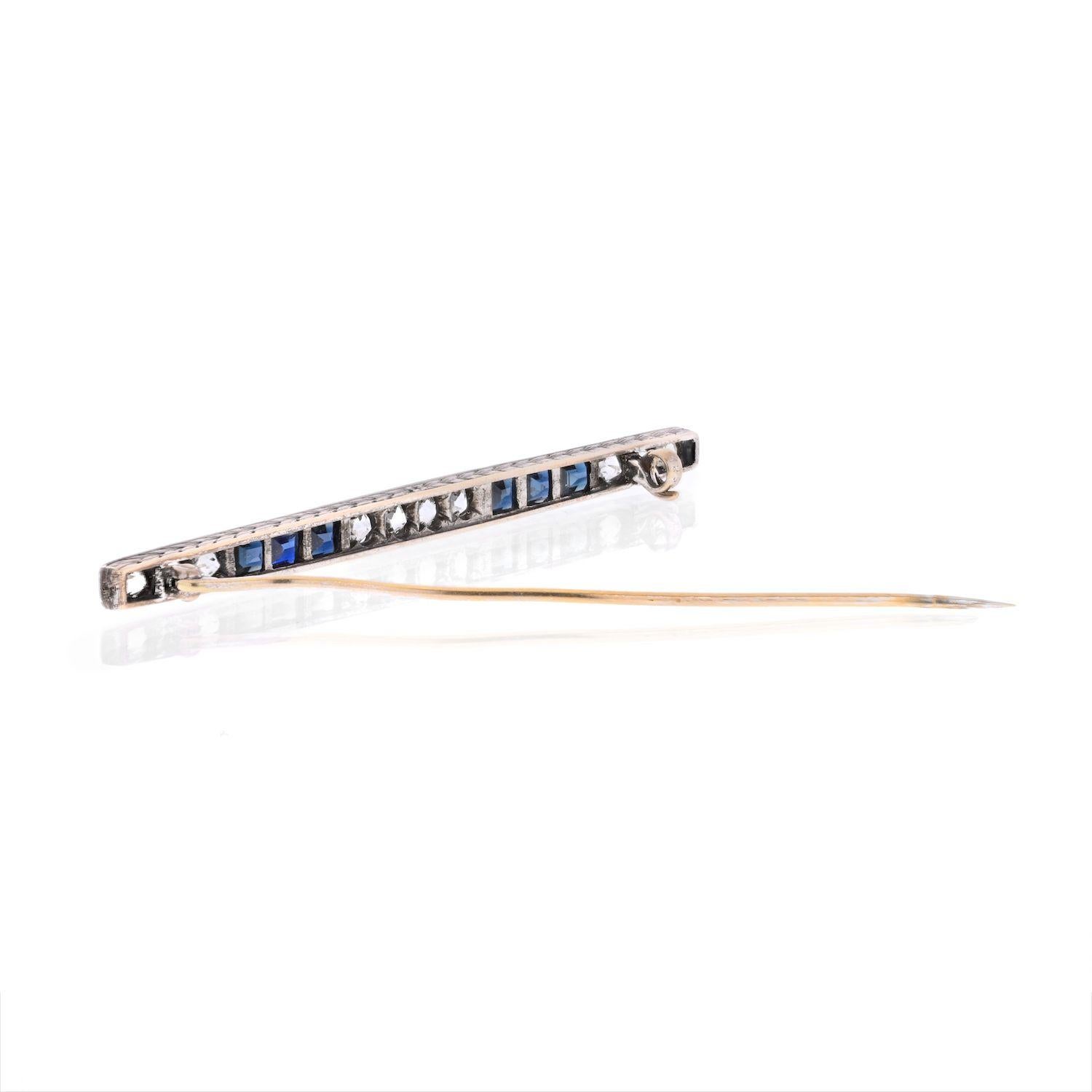 Platinum & 18K Yellow Gold Old Mine And Vintage Sapphire Diamond Bar Brooch In Excellent Condition For Sale In New York, NY