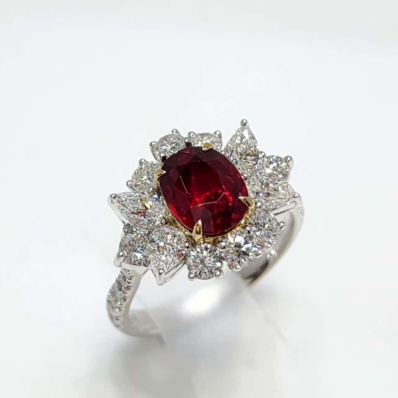 Art Nouveau Anello in platino e oro giallo 18 carati con rubino e diamanti a grappolo - 1,63 carati certificato GRS in vendita