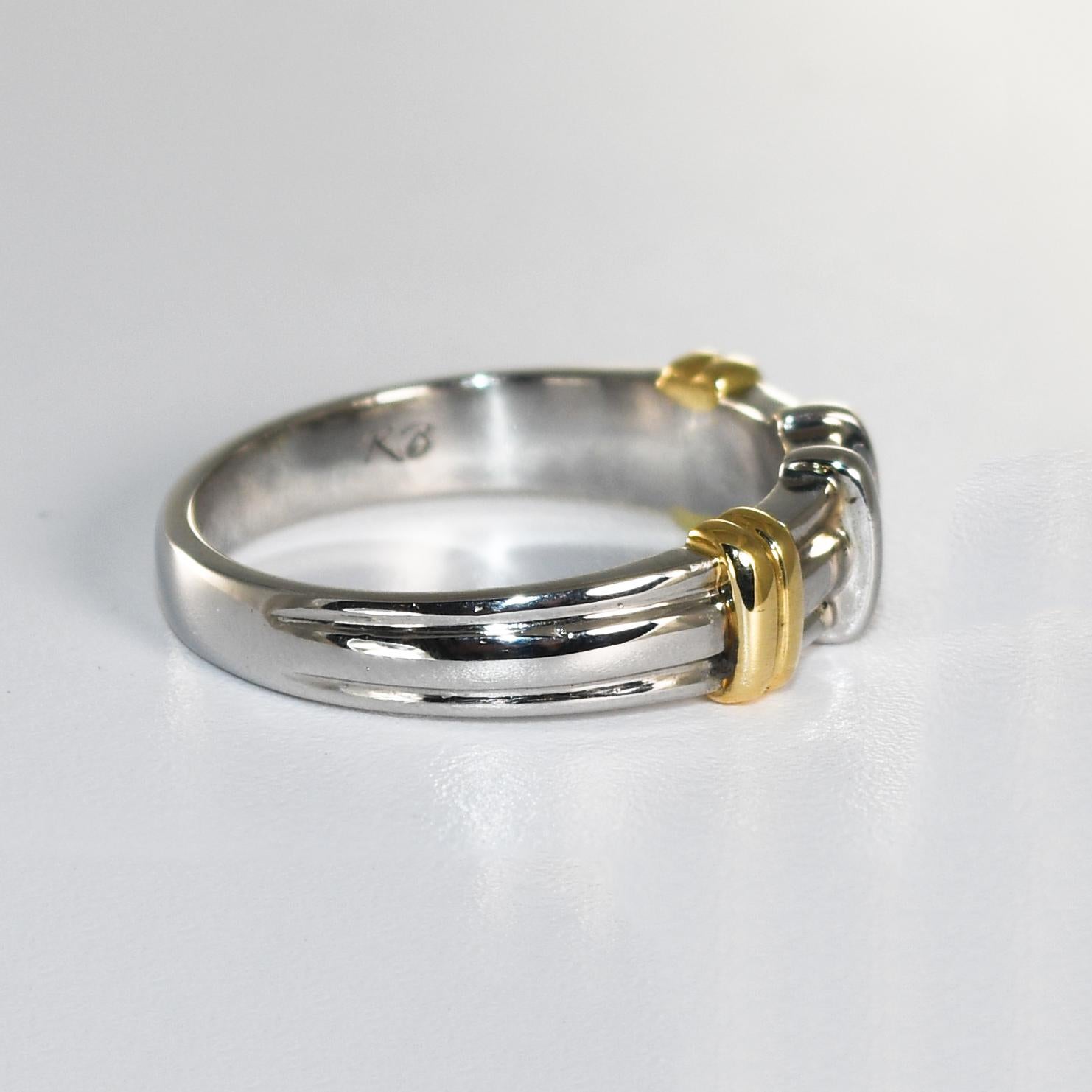 Platinum & 18K Yellow Gold Sapphire and Diamond Band 10g Corte baguette en venta